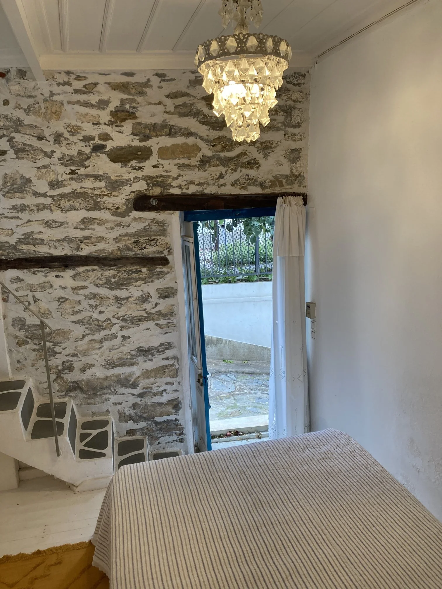 Gorgeous_historic townhouse_with_a_view_street.jpeg