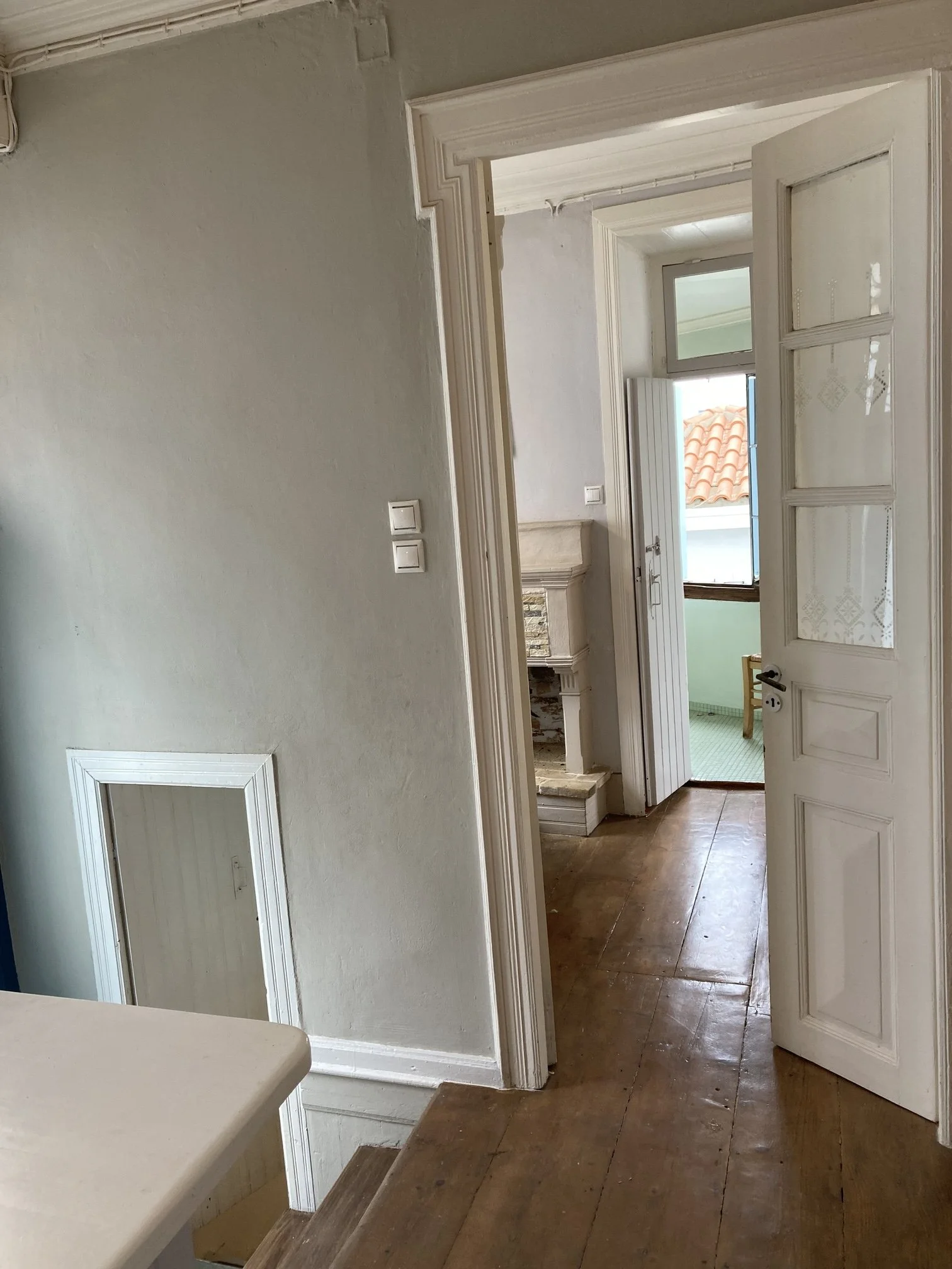 Gorgeous_historic townhouse_with_a_view_wood.jpeg