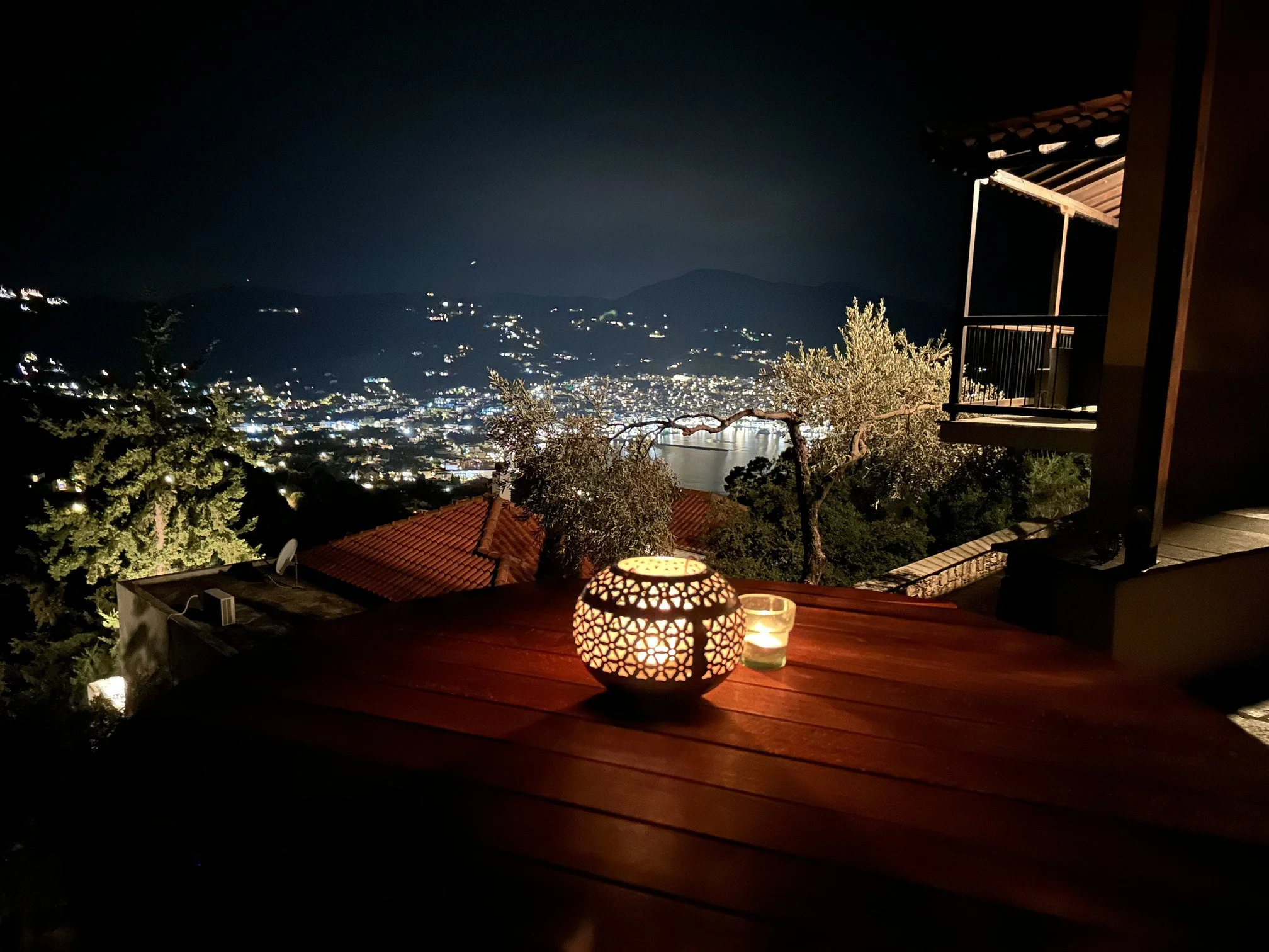 wonderful_well_built_villa_with_amazing_view_candle.jpg