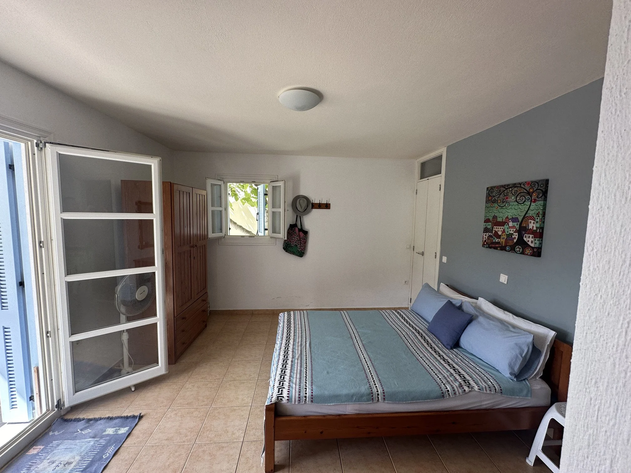 wonderful_well_built_villa_with_amazing_view_side_bedroom.jpg