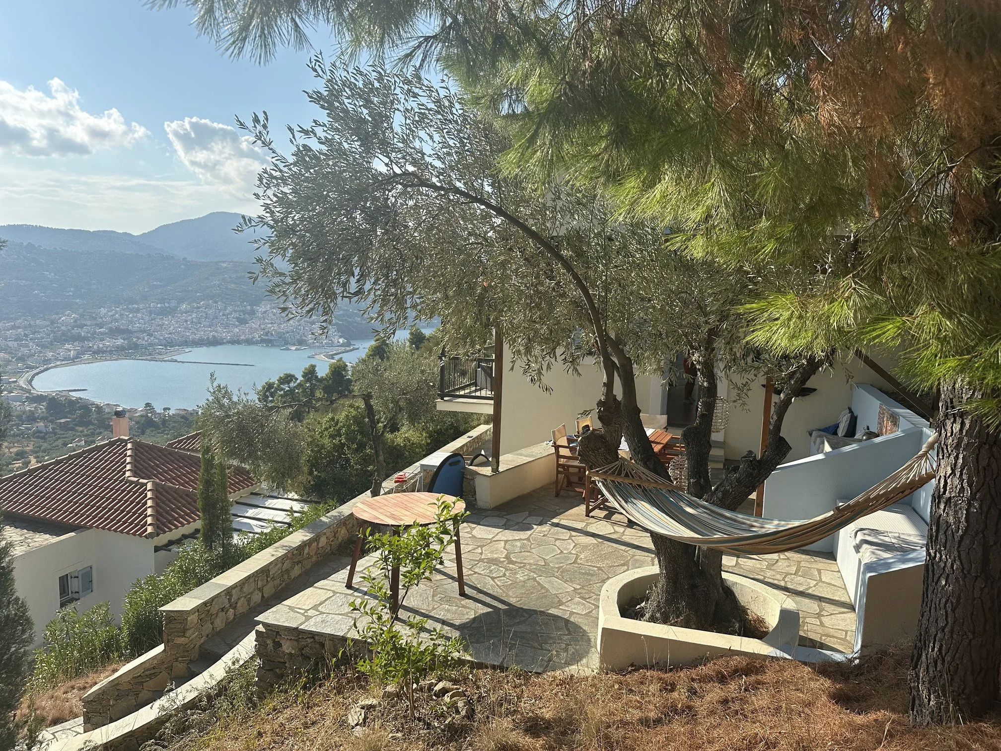 wonderful_well_built_villa_with_amazing_view_relax.jpg