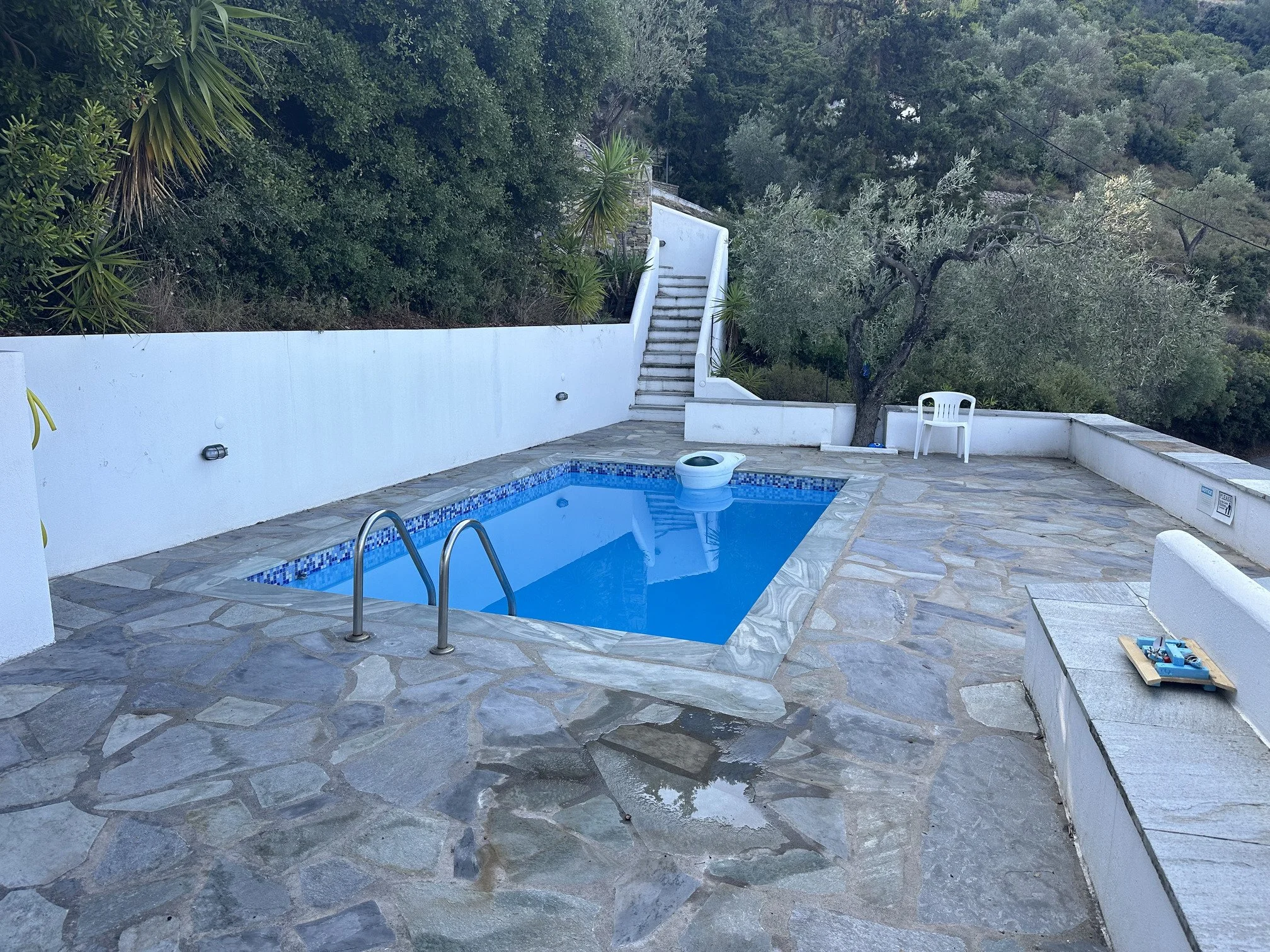 wonderful_well_built_villa_with_amazing_view_swim_far.jpg