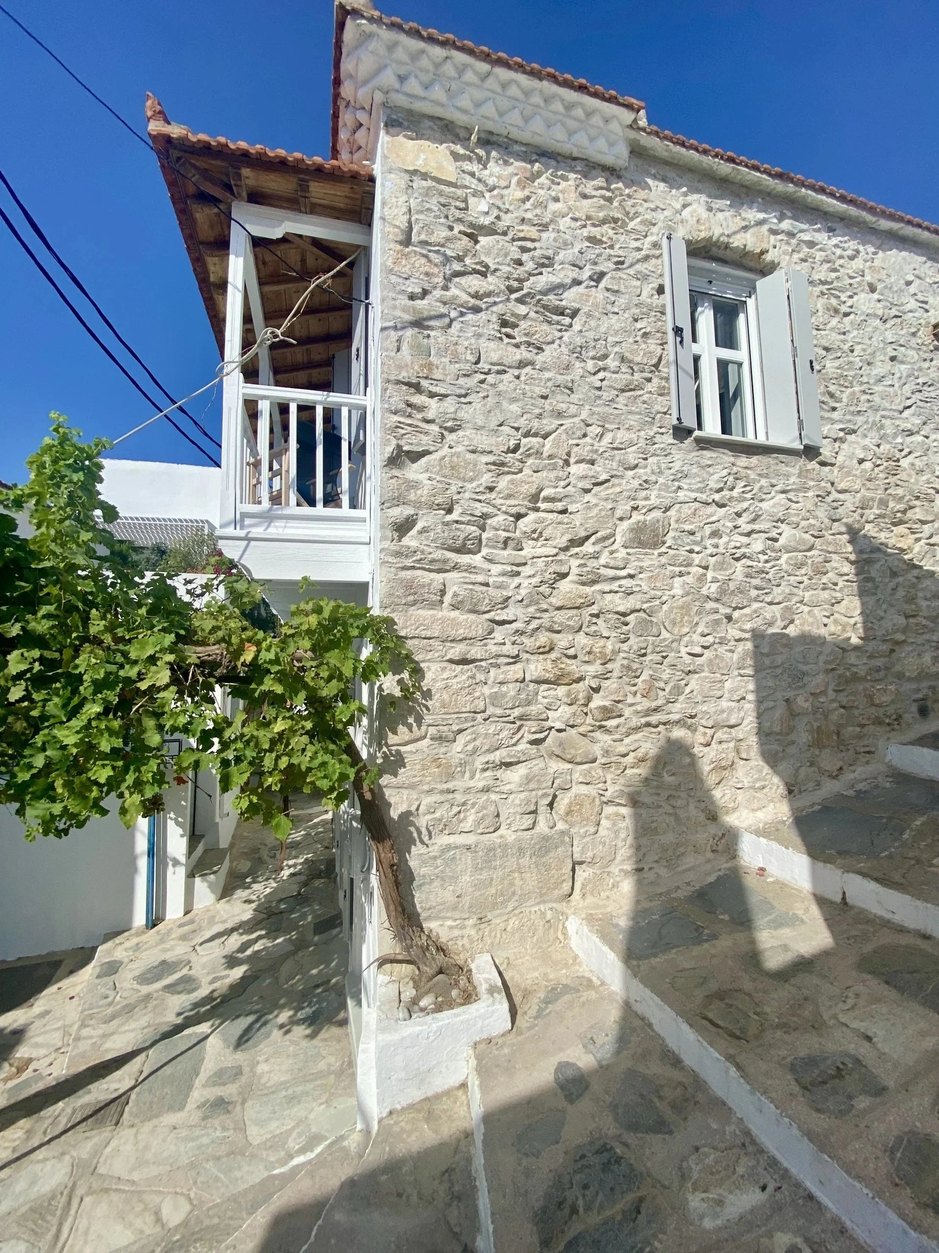 historic_townhouse_incorporating_a_redesigned_old_stable_a+unique_opportunity_side_stone.jpg