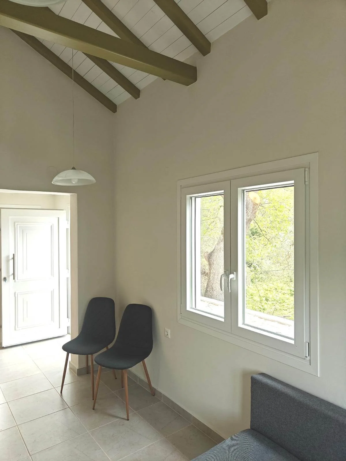 hidden_gem_in_potami_living_room3.jpeg
