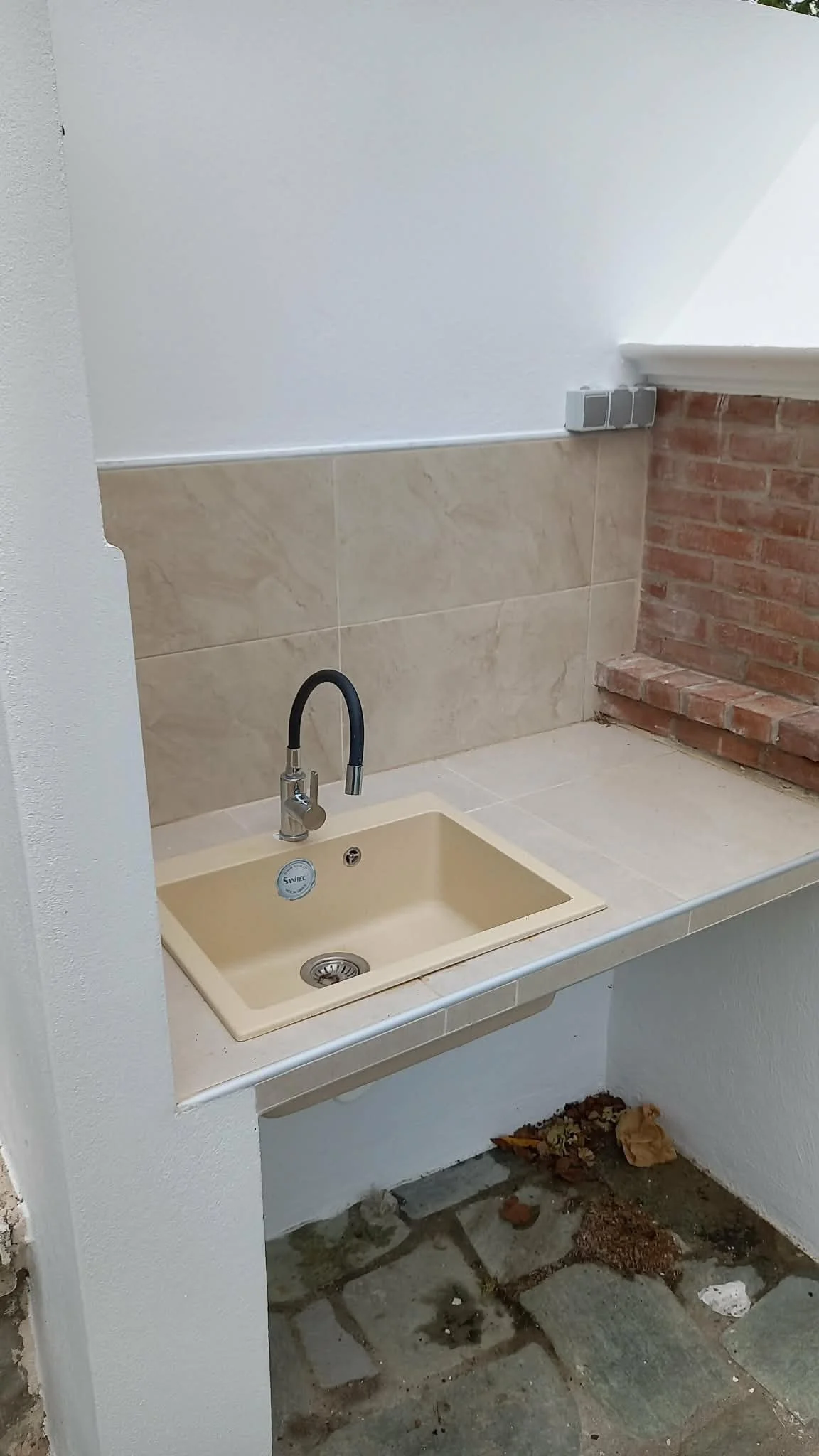 hidden_gem_in_potami_sink.jpg