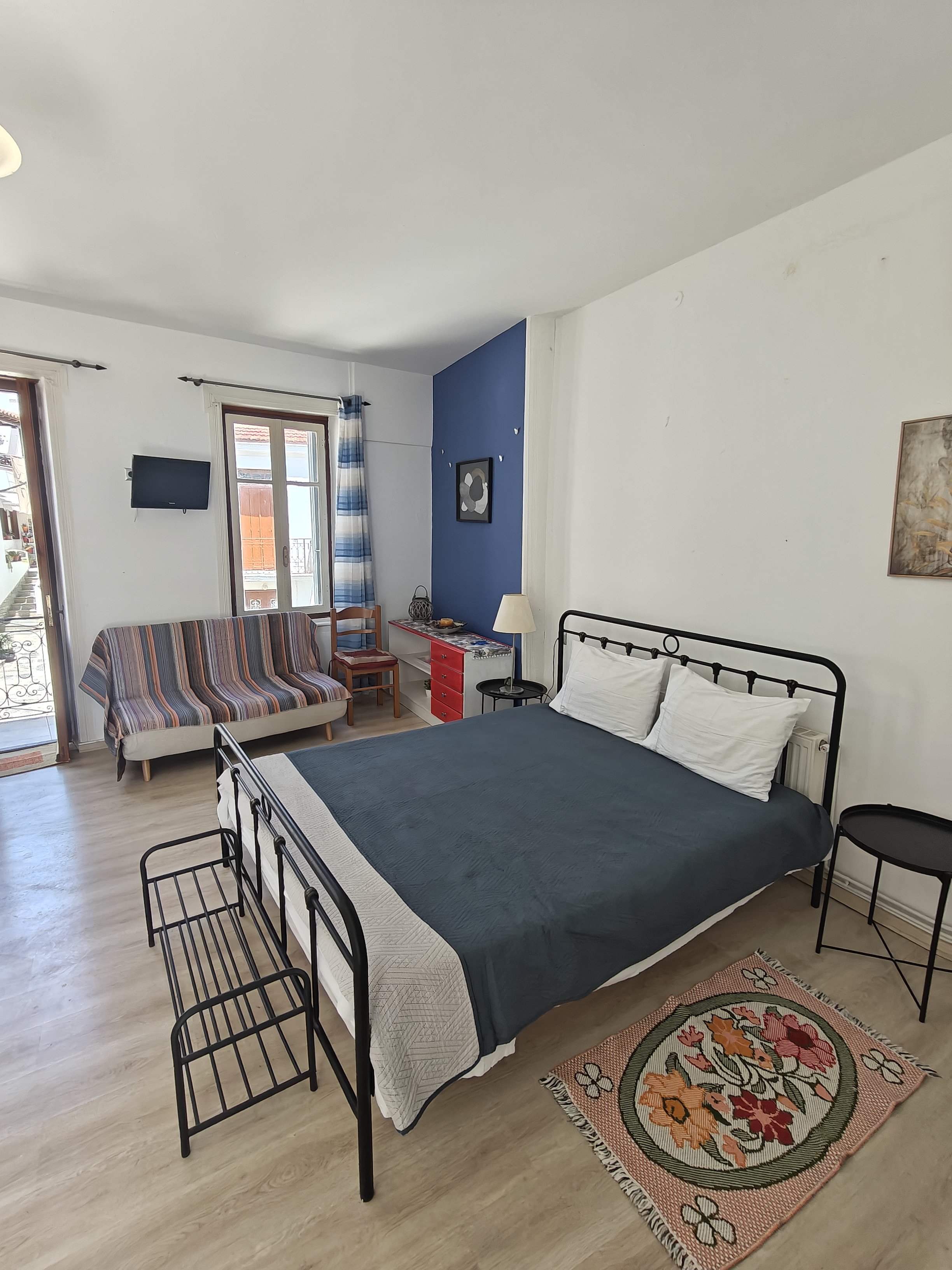 townhouse_with_studio_and_outside_space_bedroom.jpg