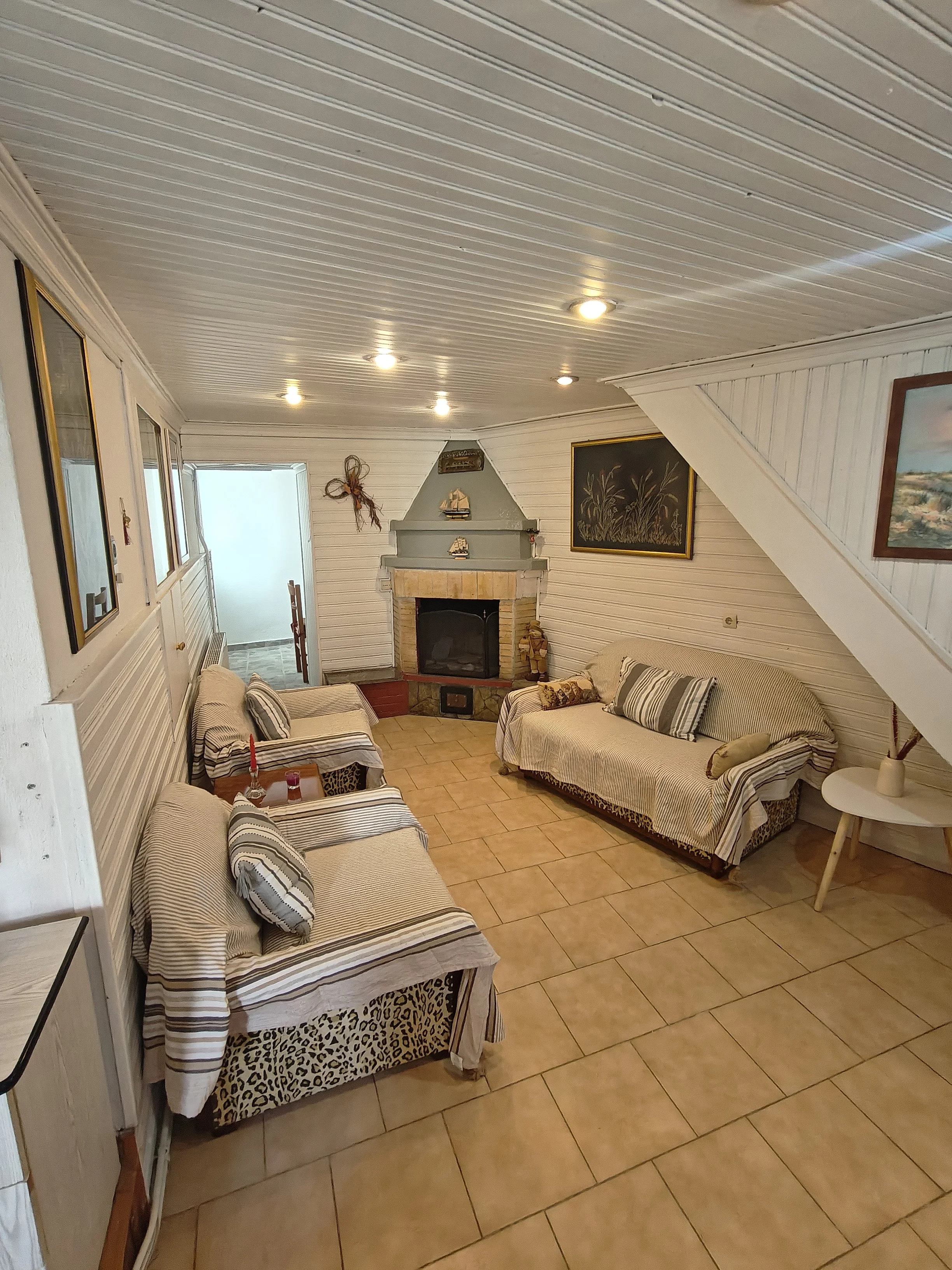 townhouse_with_studio_and_outside_space_livingroom.jpg