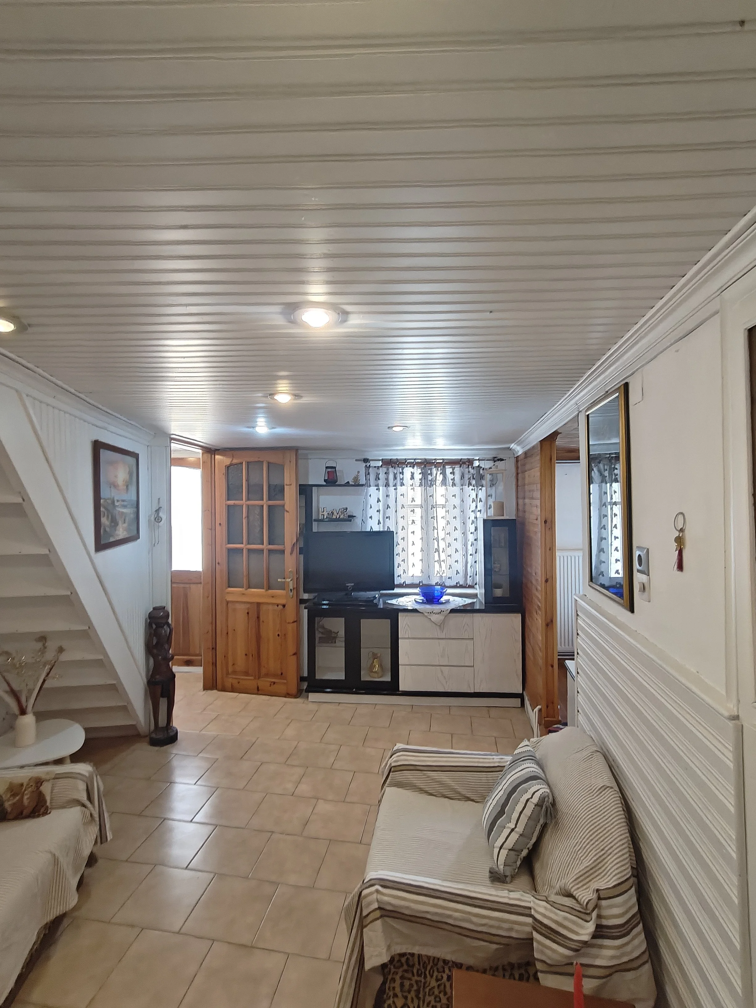 townhouse_with_studio_and_outside_space_inside.jpg
