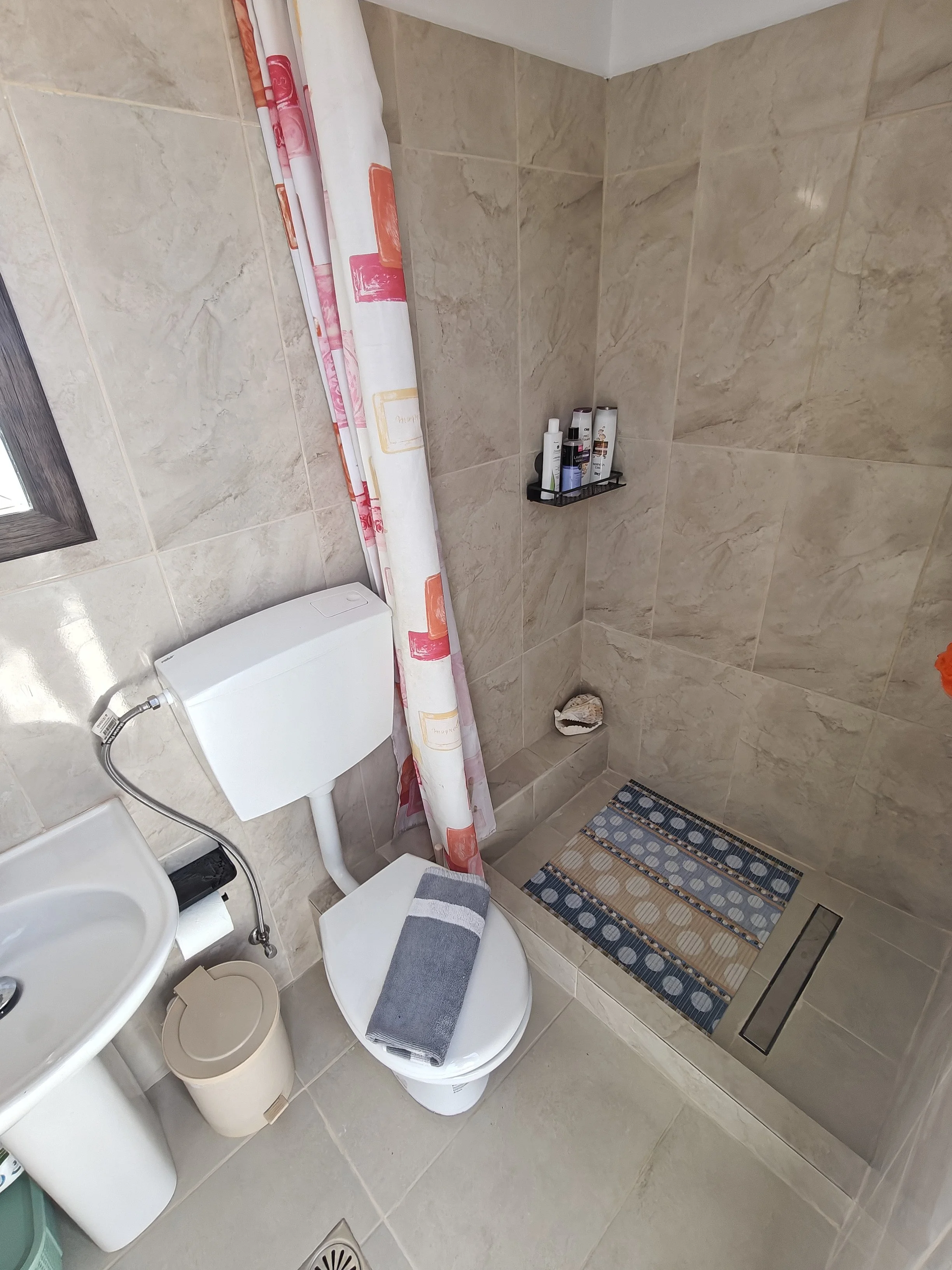 townhouse_with_studio_and_outside_space_toilet.jpg