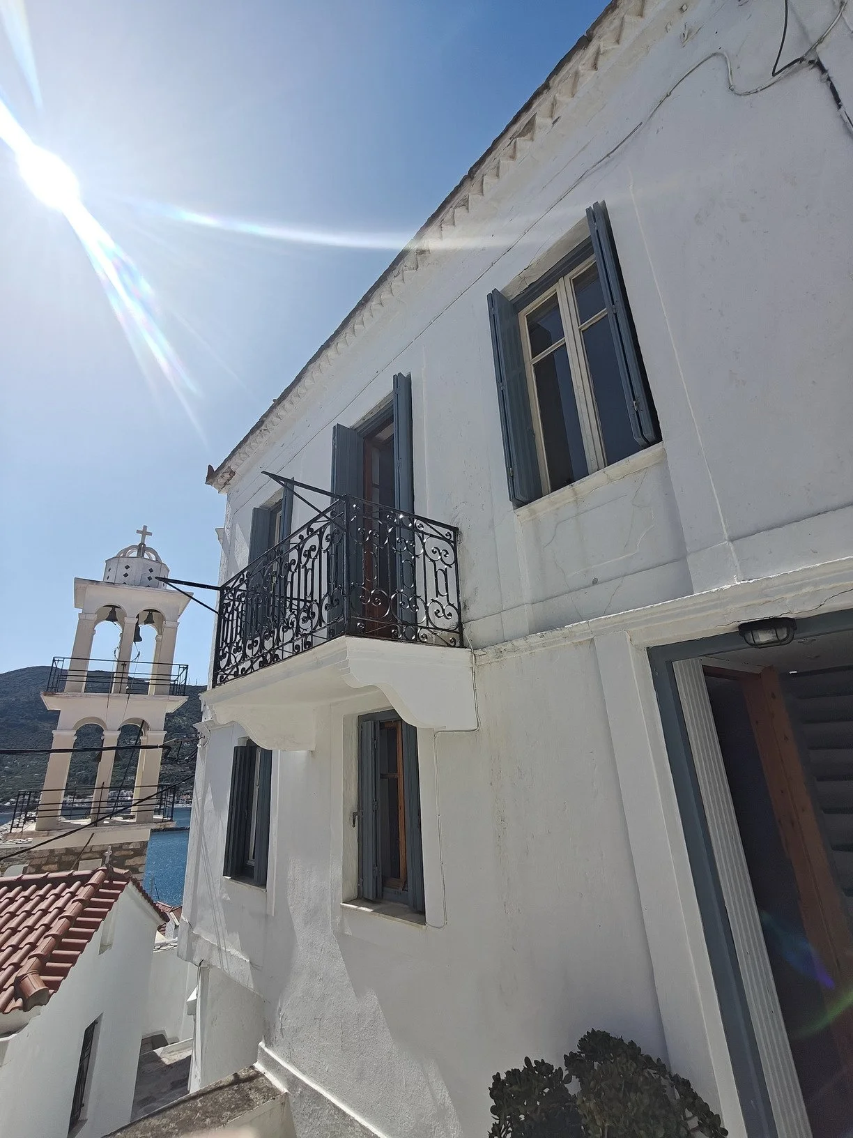 townhouse_with_studio_and_outside_space_door.jpg