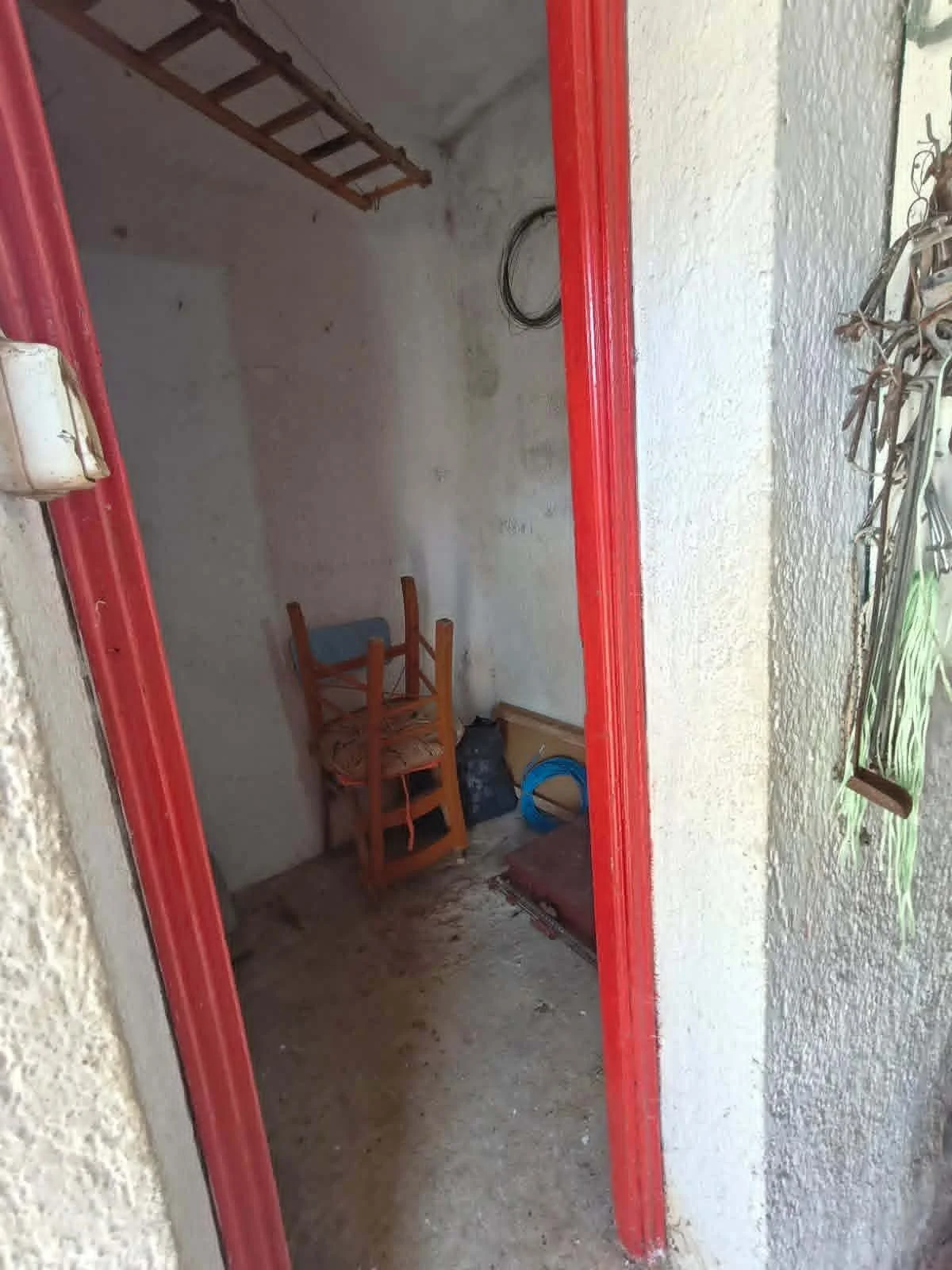 wonderful_farmhouse_in_pirgos_area_side_chair.jpg
