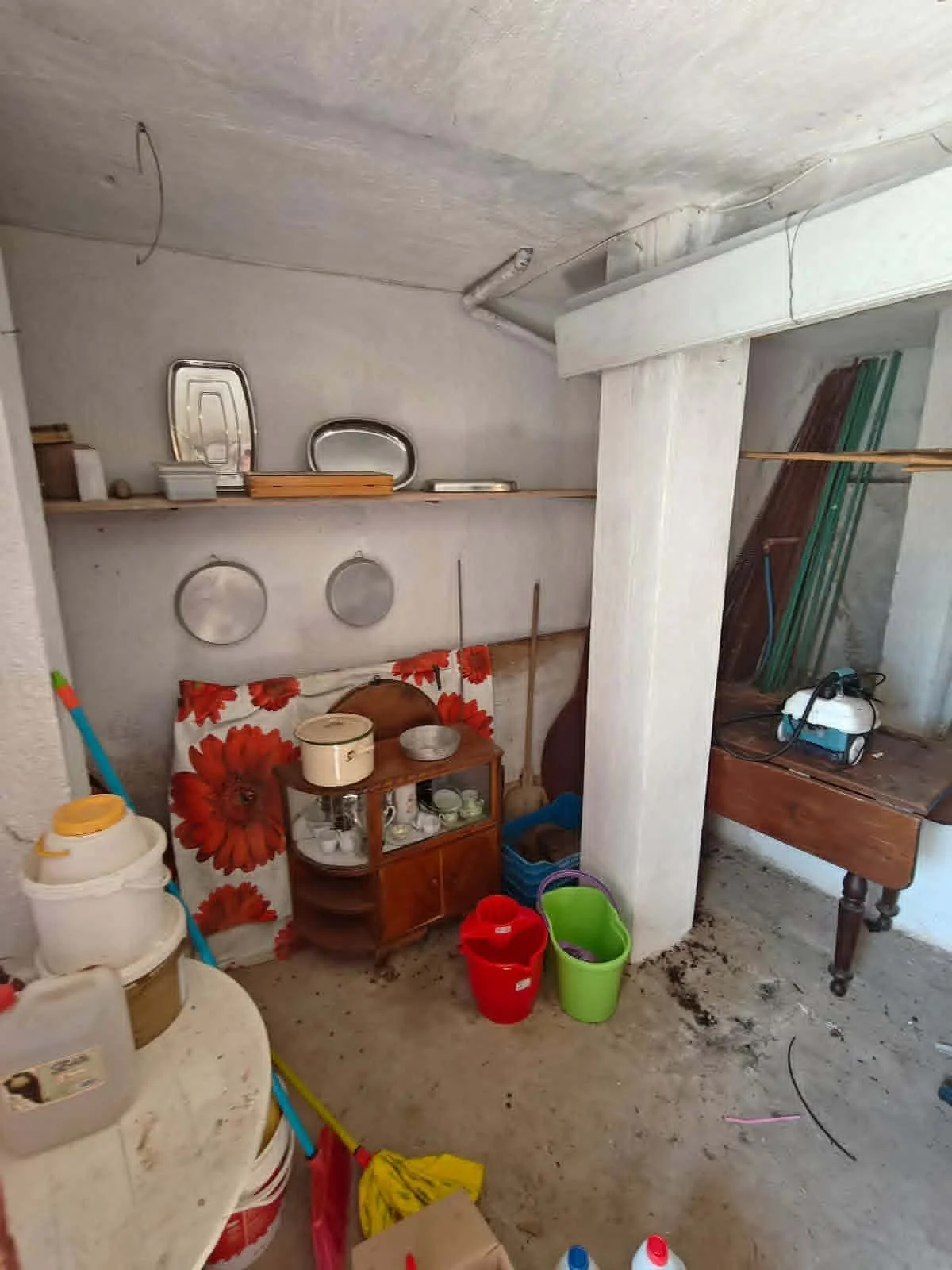 wonderful_farmhouse_in_pirgos_area_side_white.jpg