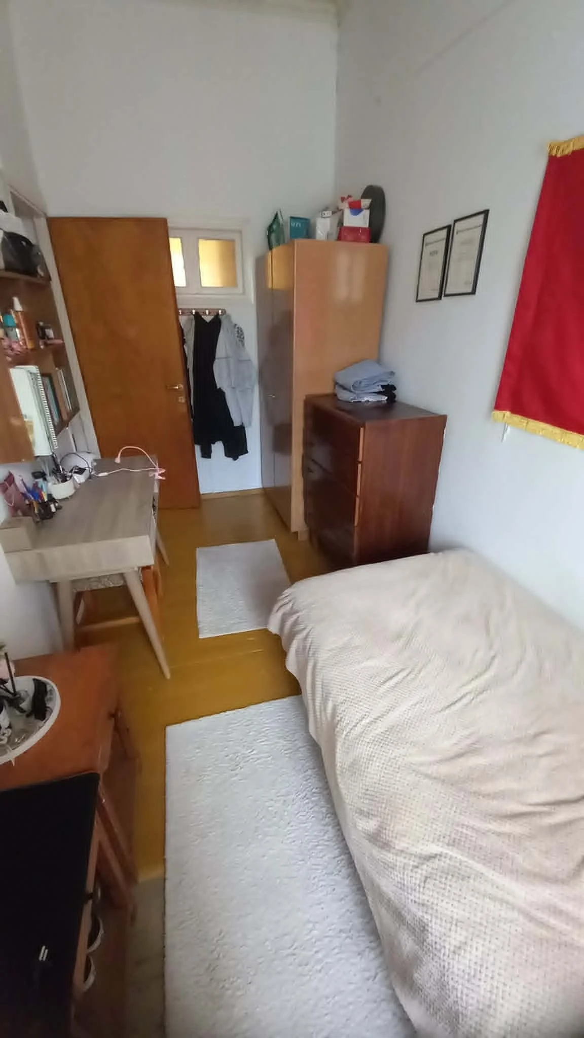 big_townhouse_desk.jpg