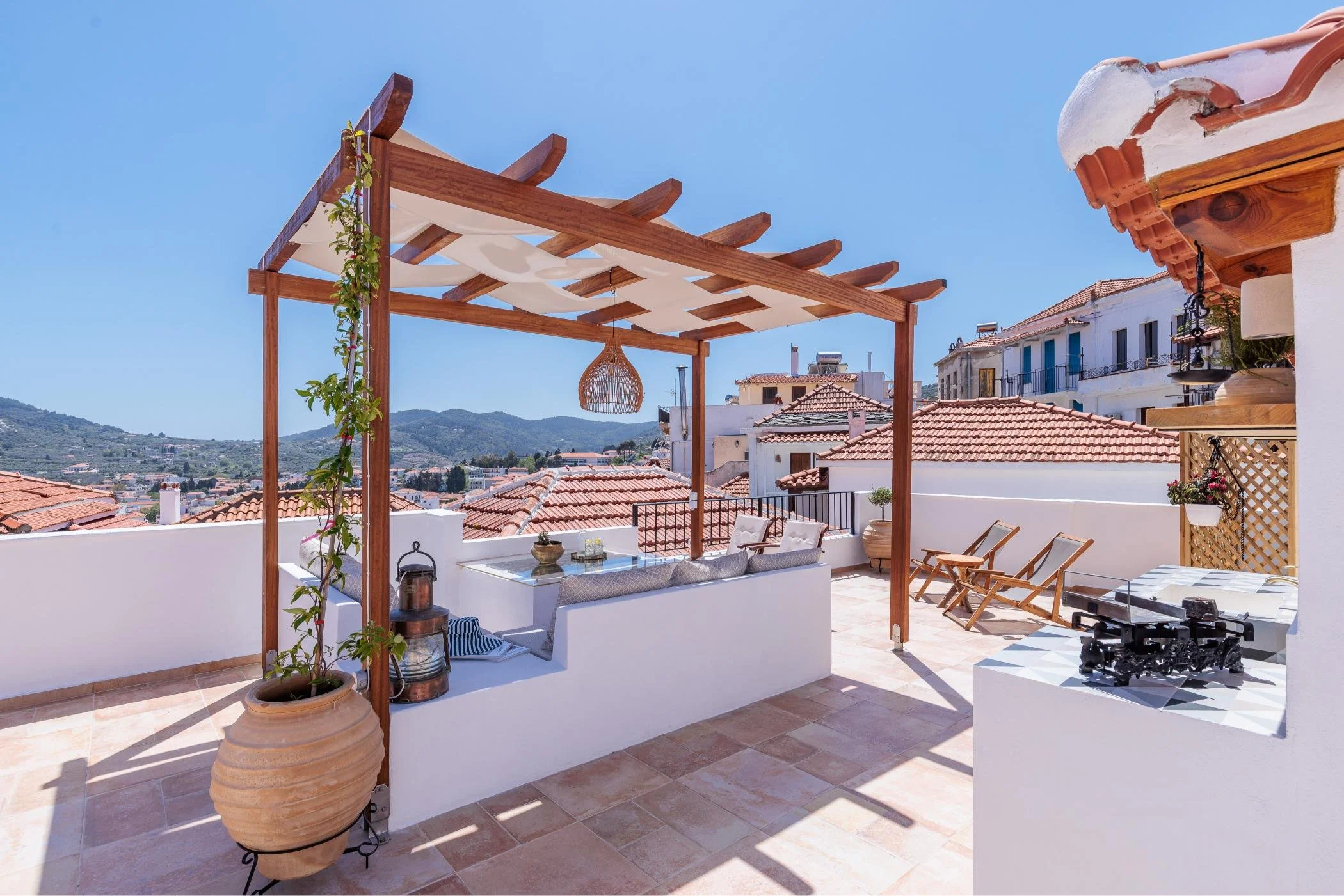 modern_completely_renovated_three_bedroom_house_with_an_amazing_roof_terrace_outdoor.jpg