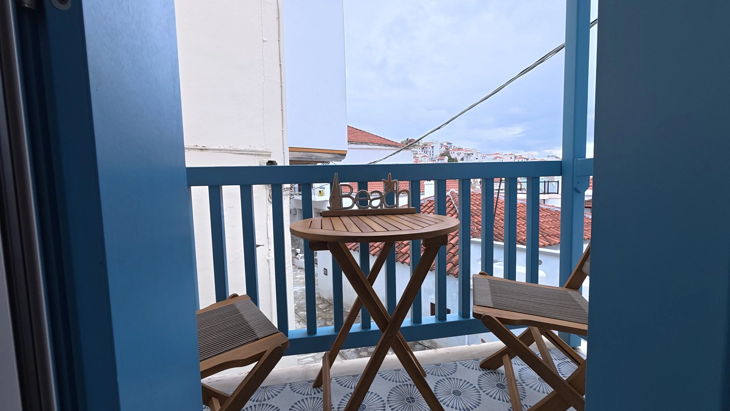 a_renovated_gem_in_the_heart_of_Skopelos_balcony.JPG