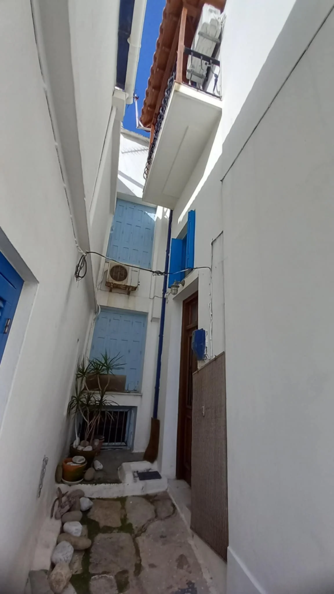 traditional_three_storey_house_with_studio_front_house.jpg