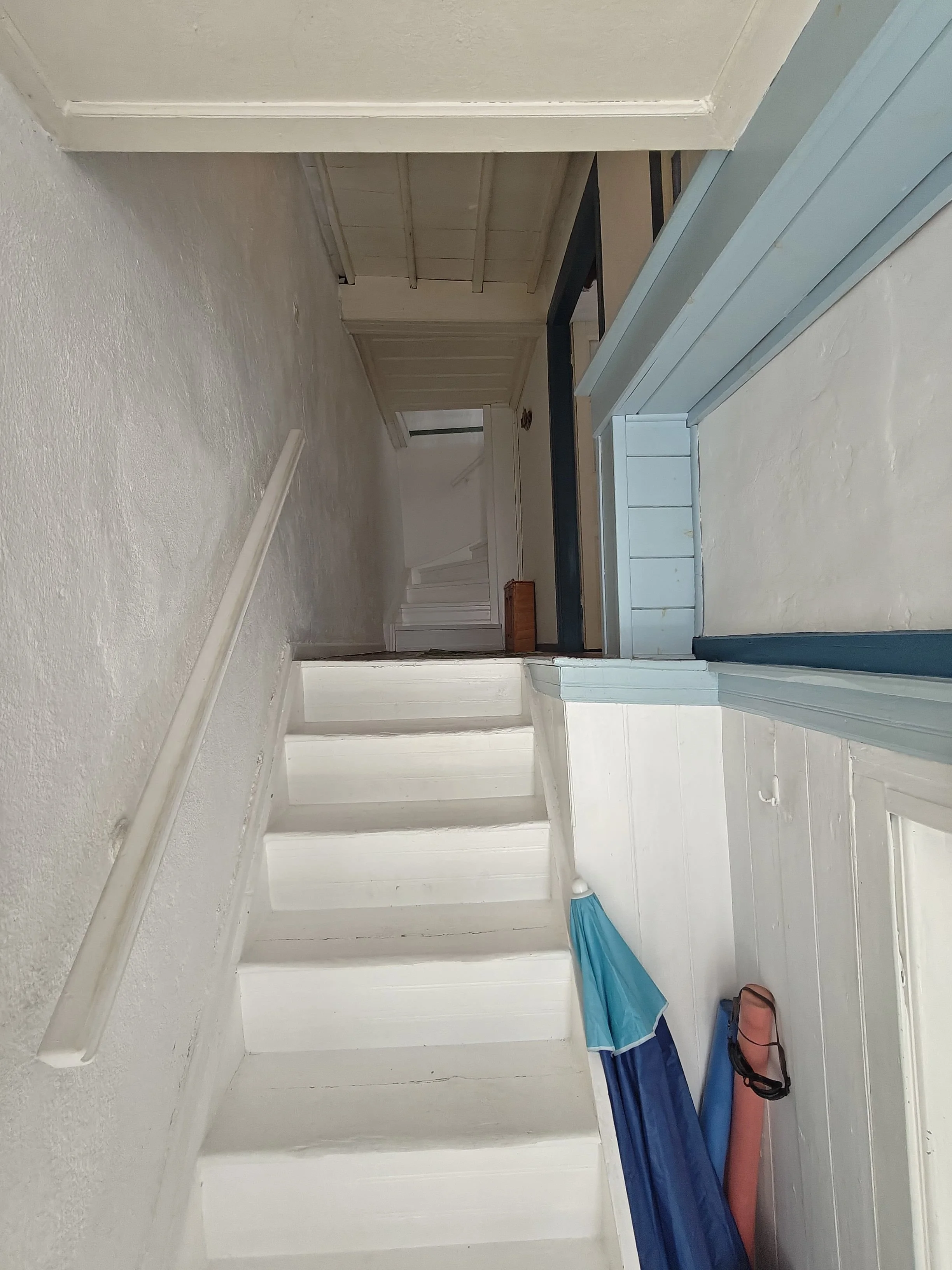 charming_greek_style_house_with_outside_spaces_staircase - Copy.jpg