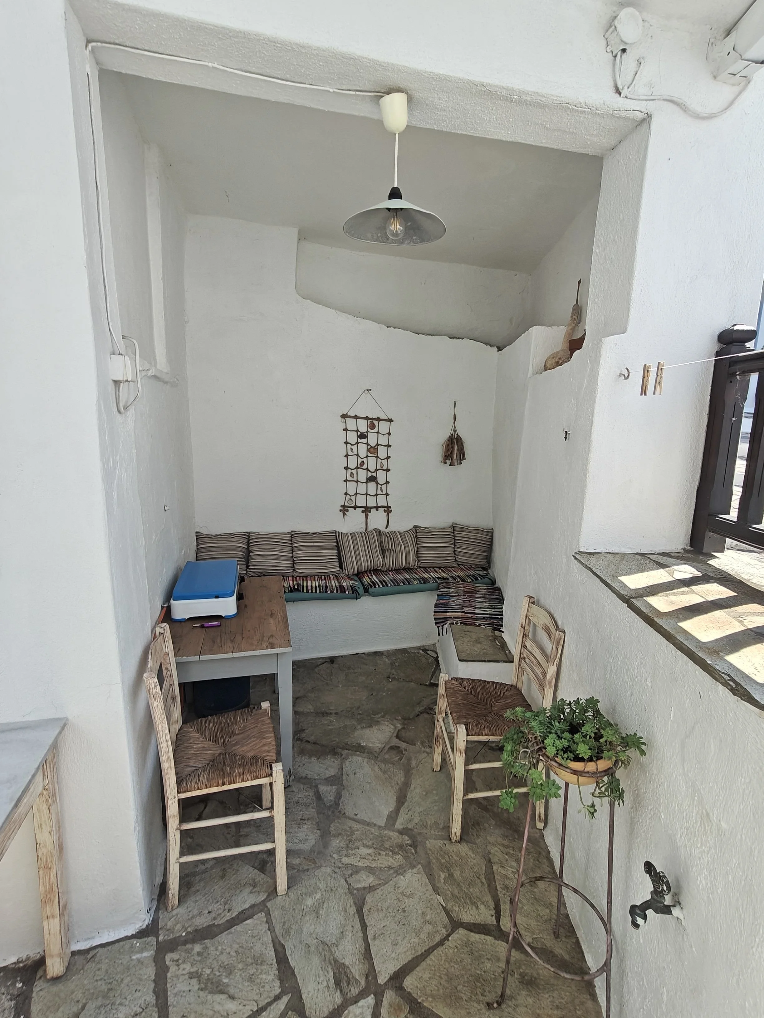 charming_greek_style_house_with_outside_spaces_pillows.jpg
