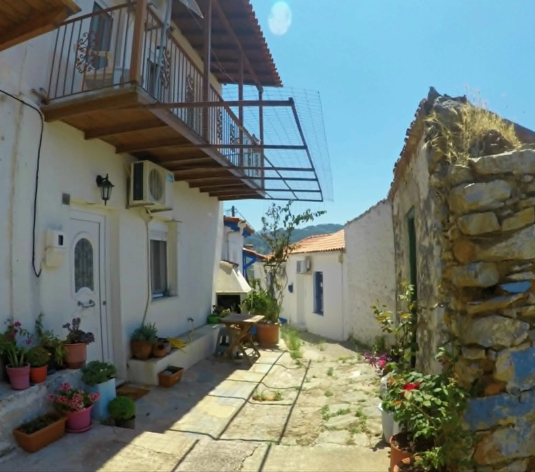 spacious_house_in_Glossa.jpg