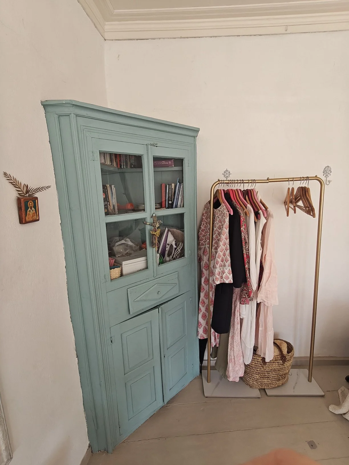 adorable_house_with_a_seaview_blue.jpg