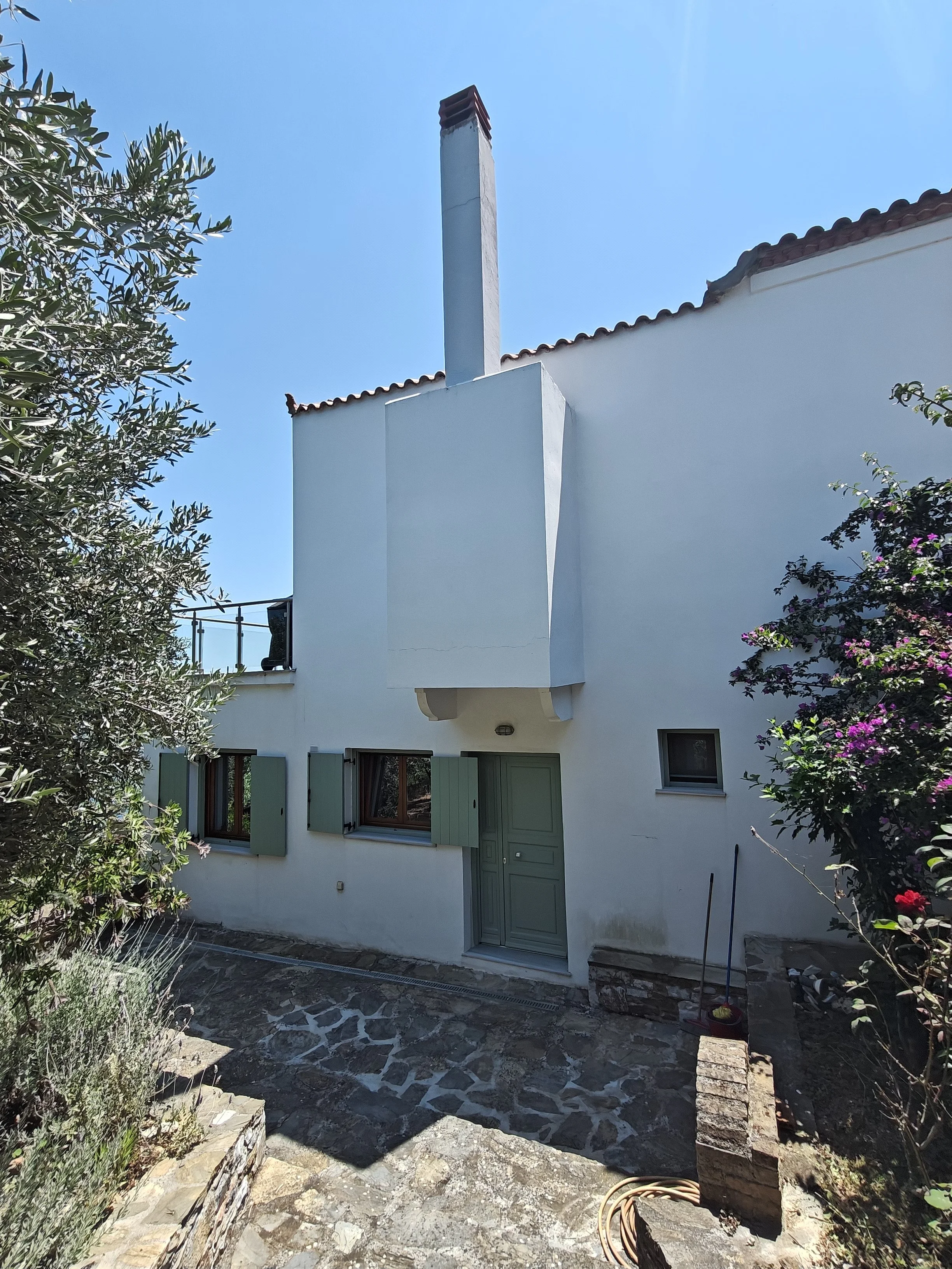  Stunning_villa_with_a_breathtaking_ panoramic_sea_ view_downstairs_ apartment.jpg