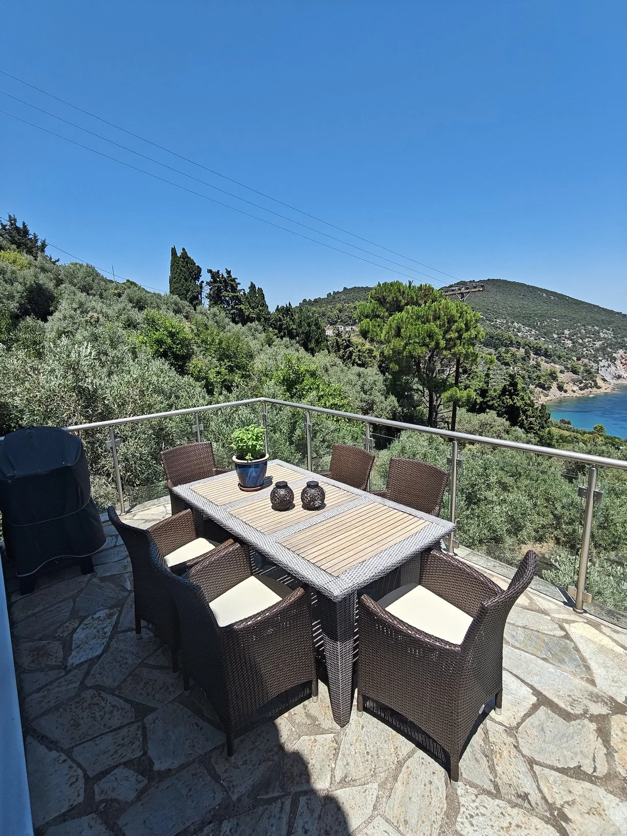  Stunning_villa_with_a_breathtaking_ panoramic_sea_ view_terrace.jpg