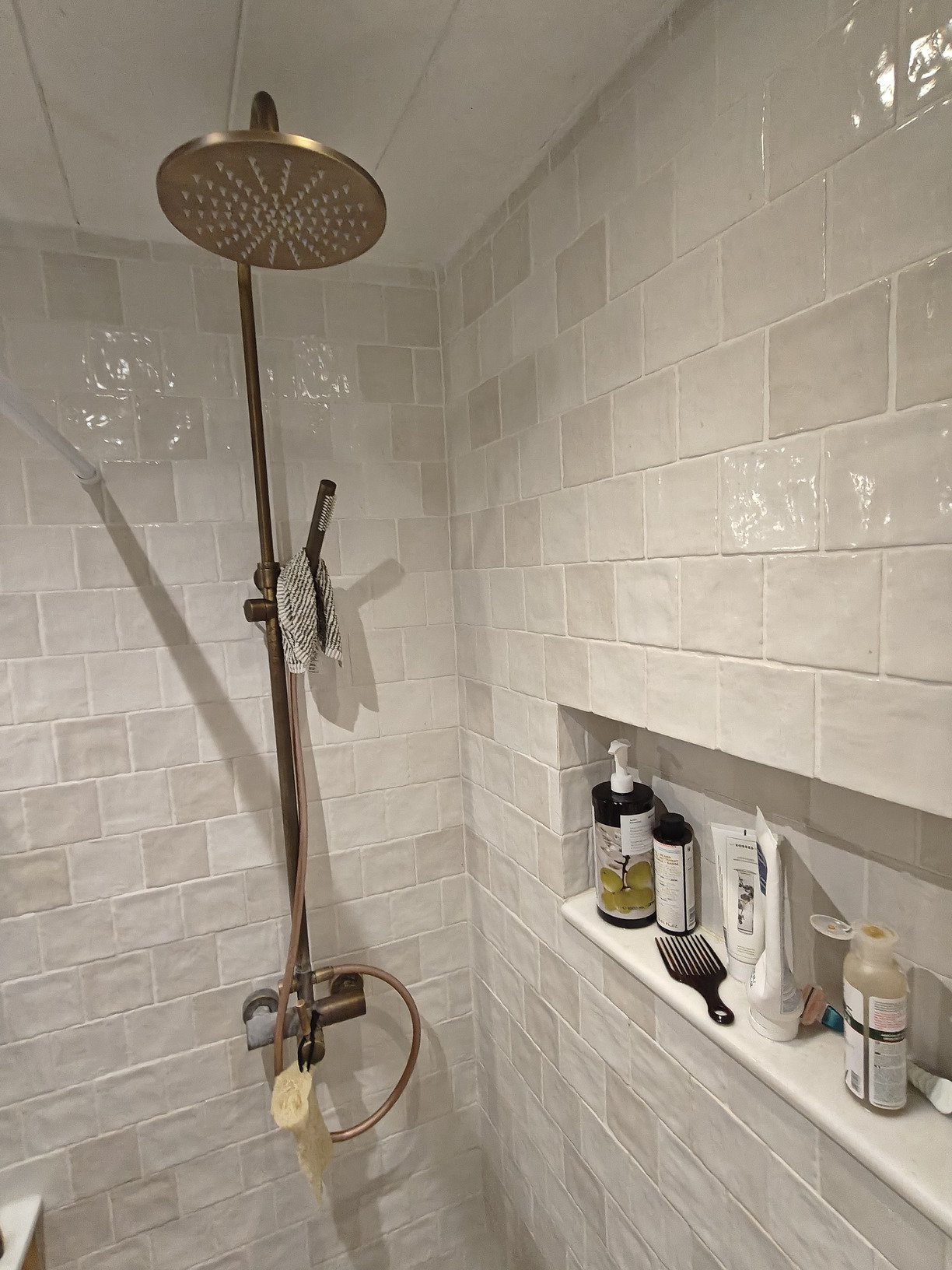 Delightful_renovated_three_storey_house_with_ astonishing_roof_terrace_shower.jpg