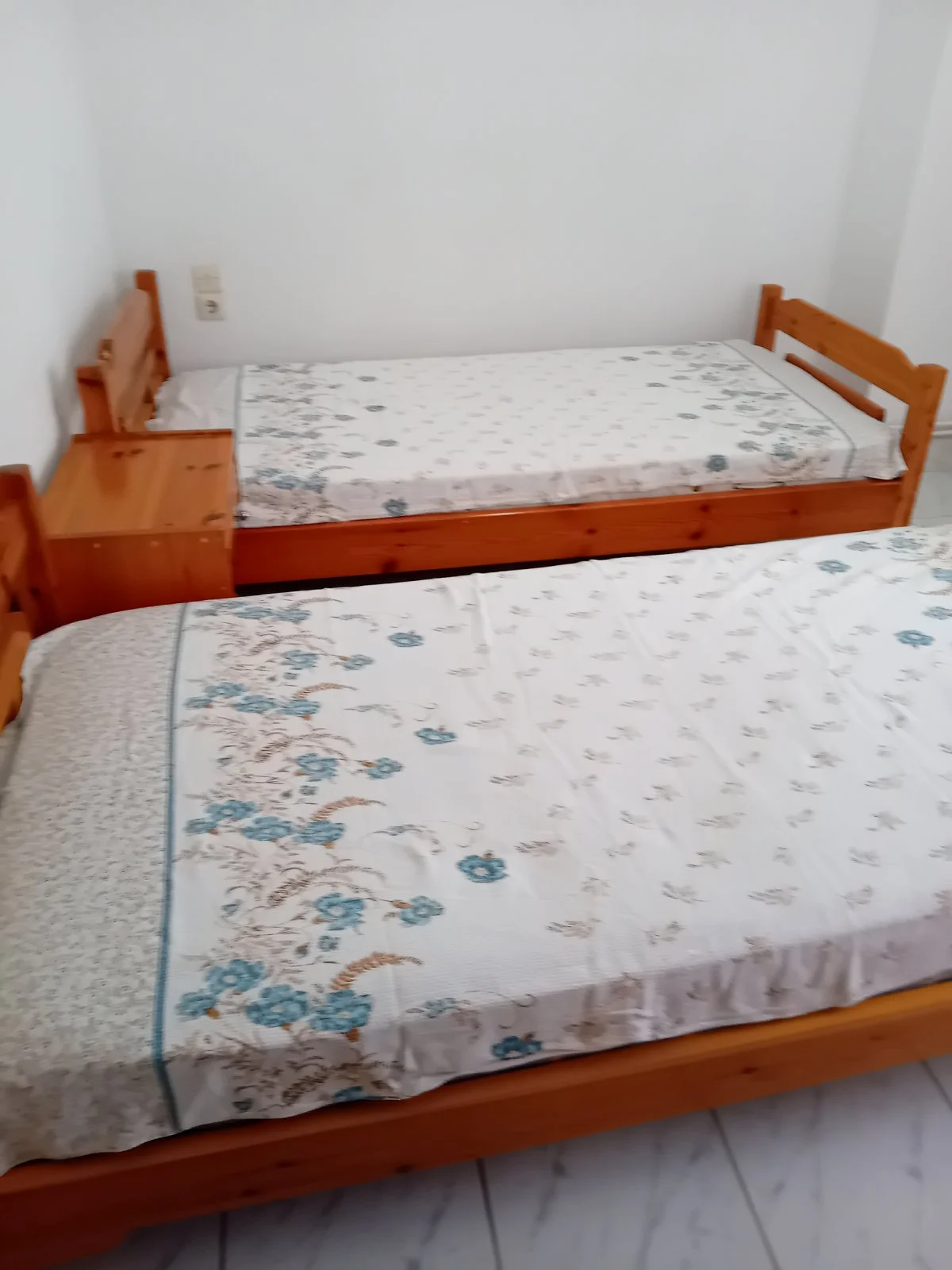 lovely_apartment_with_a_seaview_beds.jpg