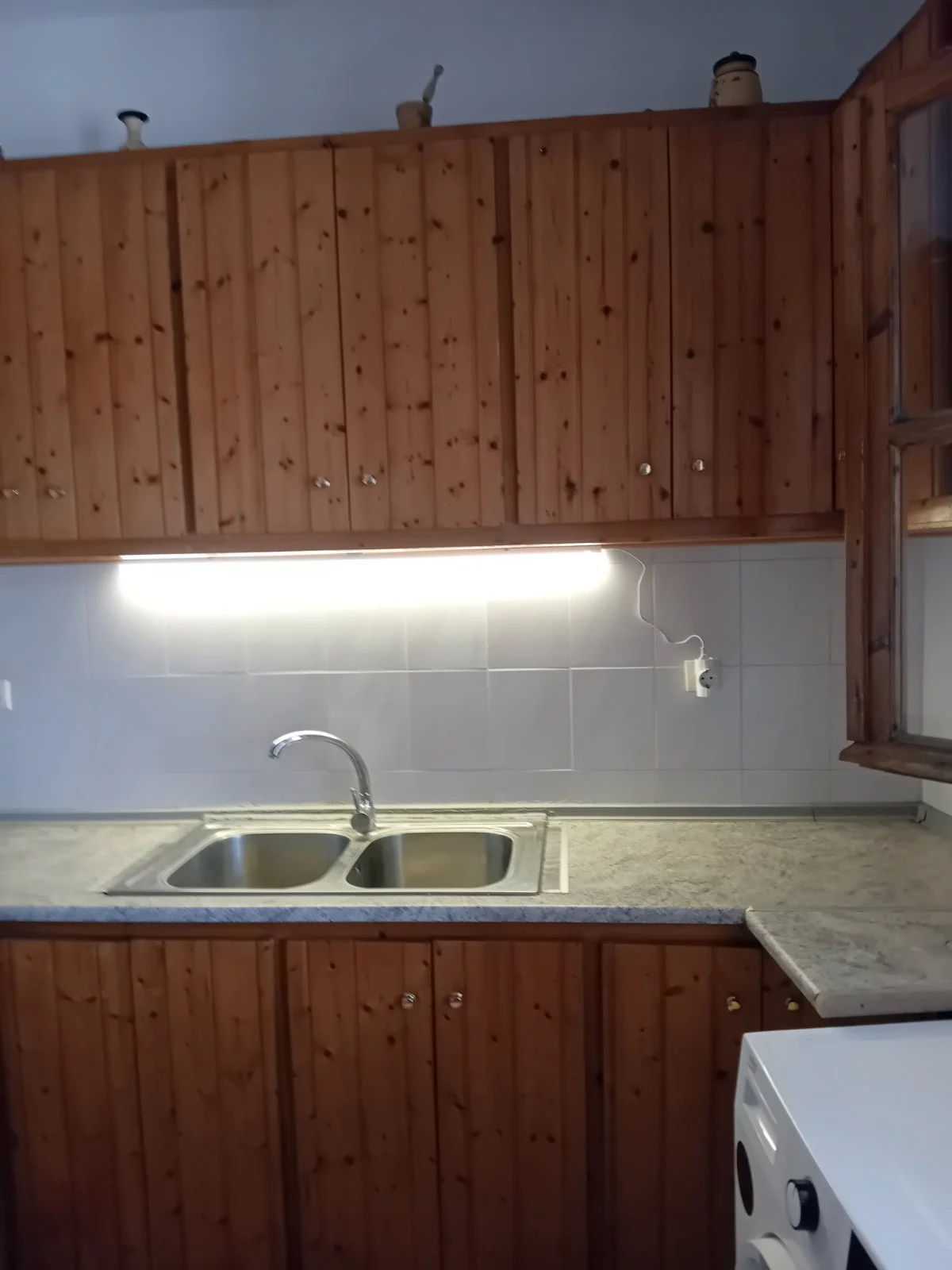 lovely_apartment_with_a_seaview_kitchen.jpg