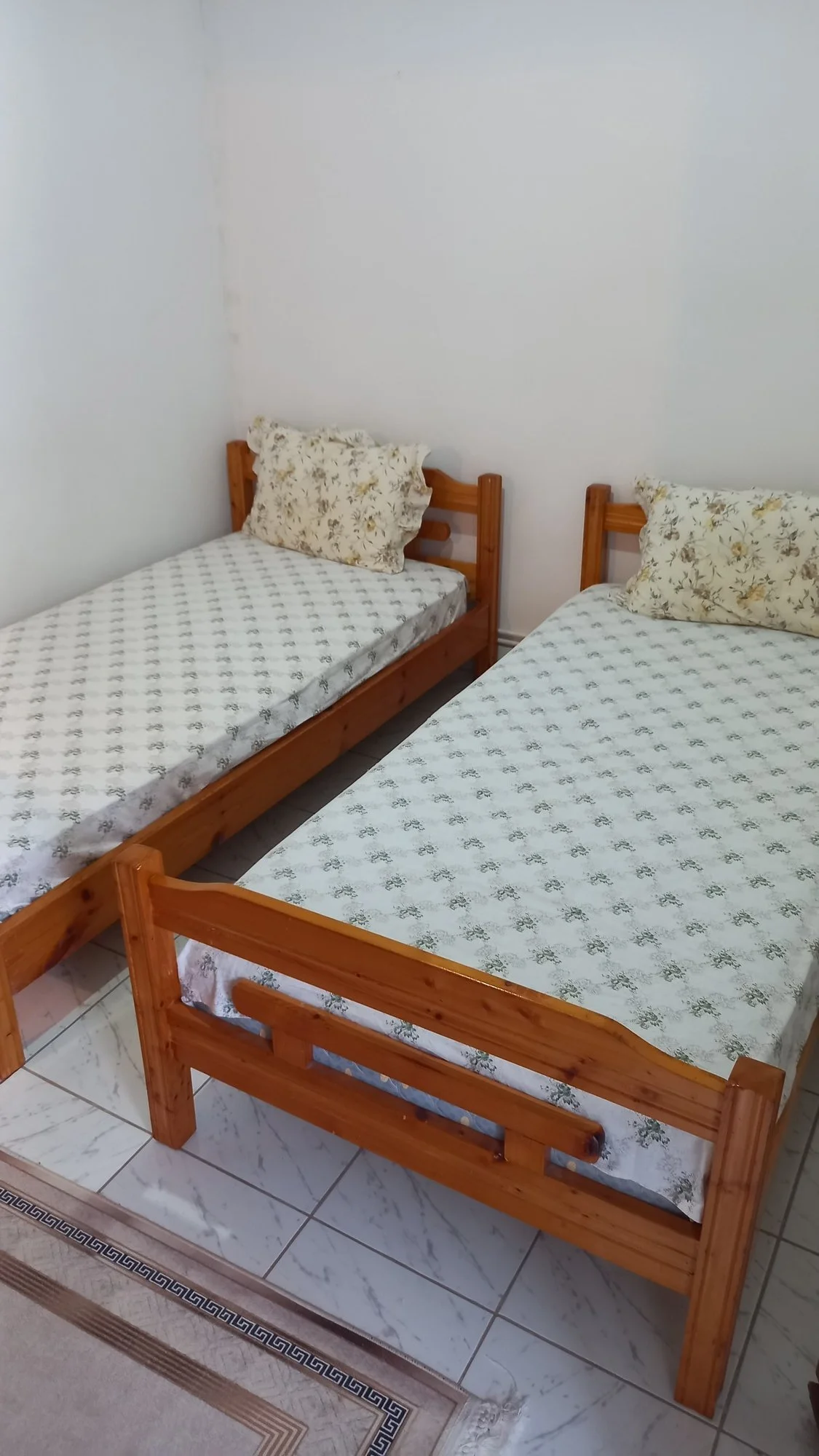 lovely_apartment_with_a_seaview_beds.jpg