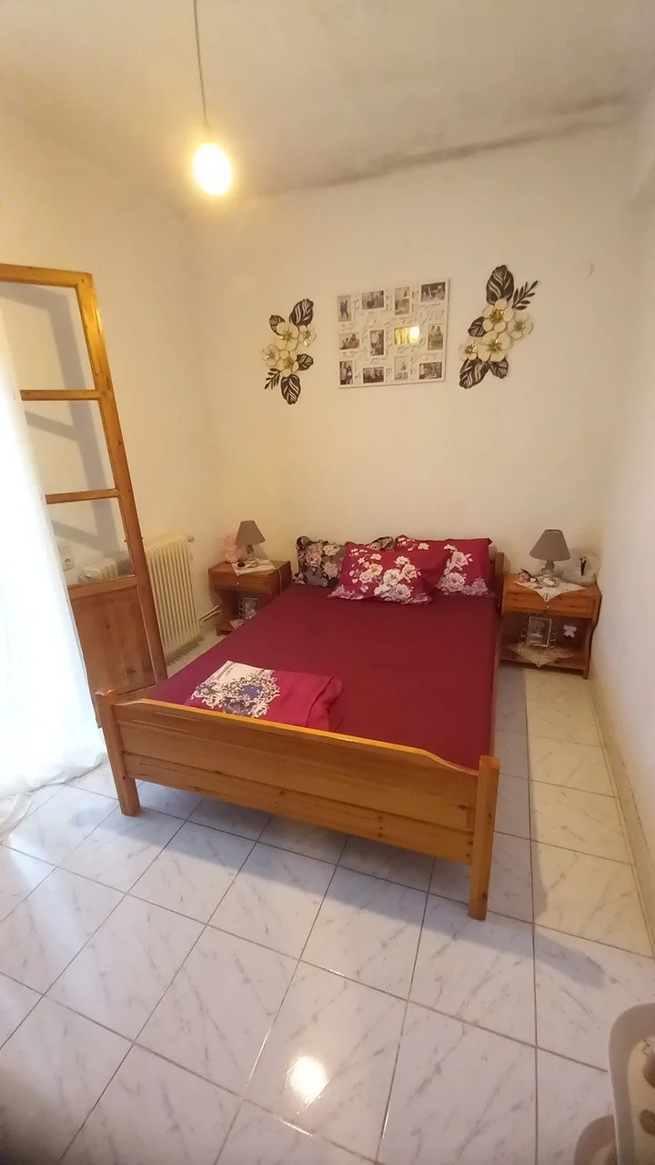 lovely_apartment_with_a_seaview_red.jpg