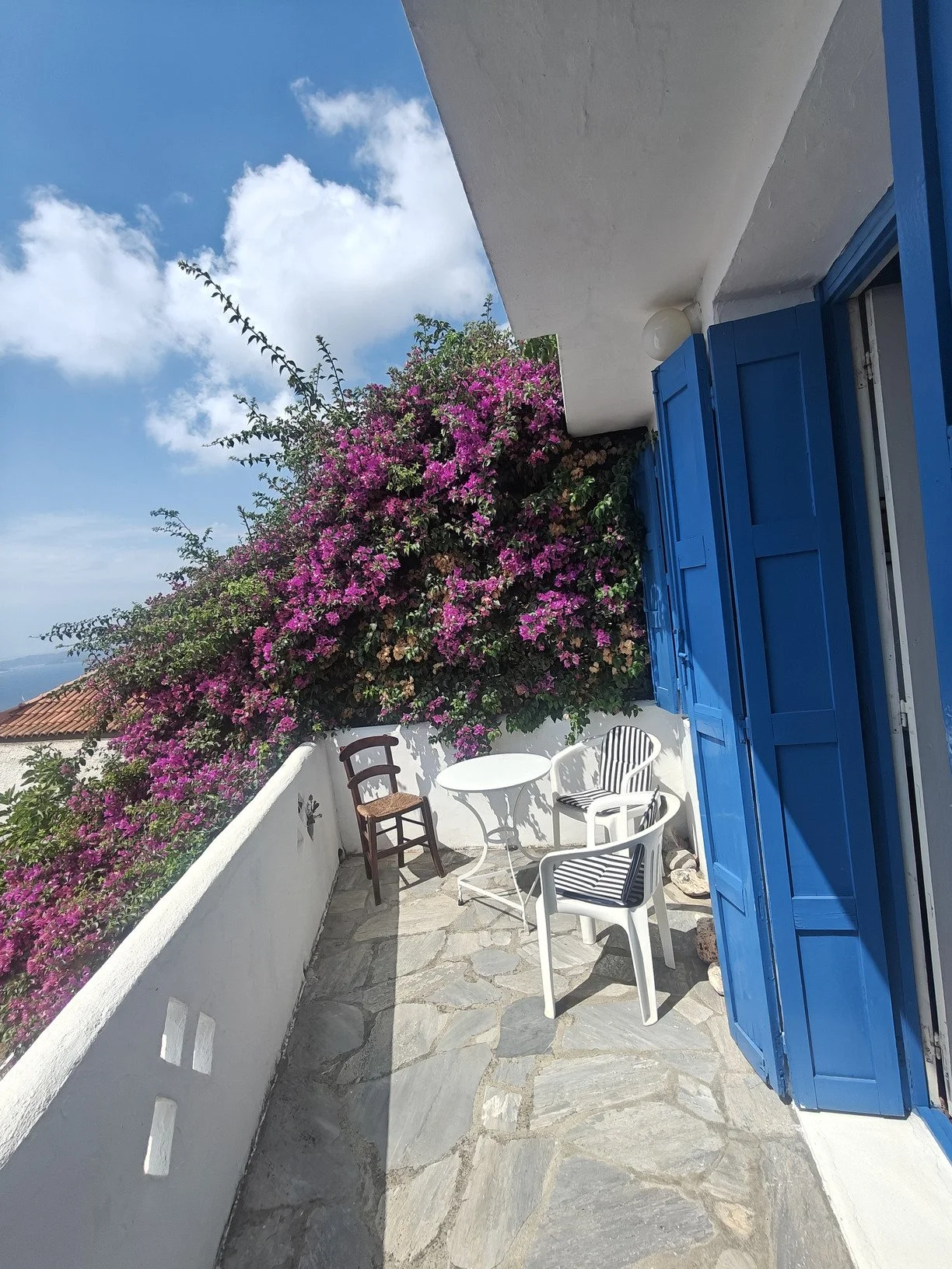 traditional_cozy_house_in_palio_klima_chairs.jpg