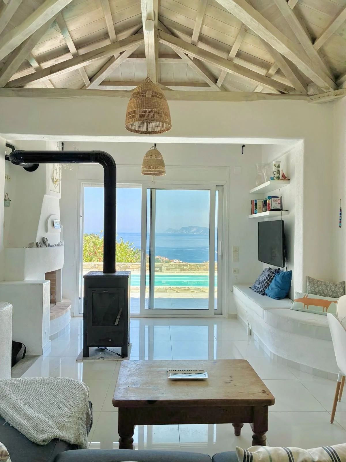 enchanting_villa_with_stunning_sea_view_stove.jpg