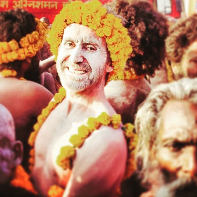 Here he is @bruceparry.tawai smiling in the midst of the intensity of the Kumbh Mela &ldquo;Greatest Gathering&rdquo; experience. What a phenomenal experience it was.
#kumbhmela #bethechange #tawai #bruceparry #india #sadhus #marigolds