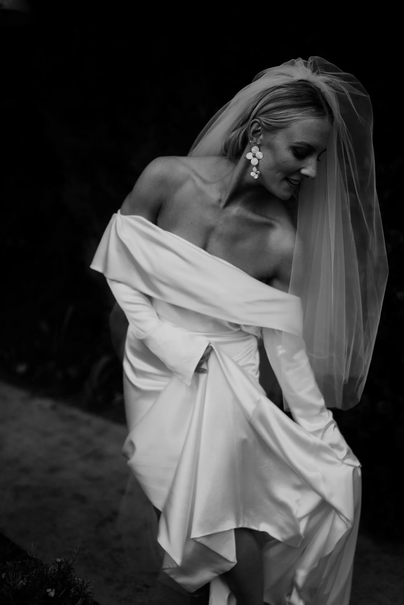 statement pearl bridal earrings