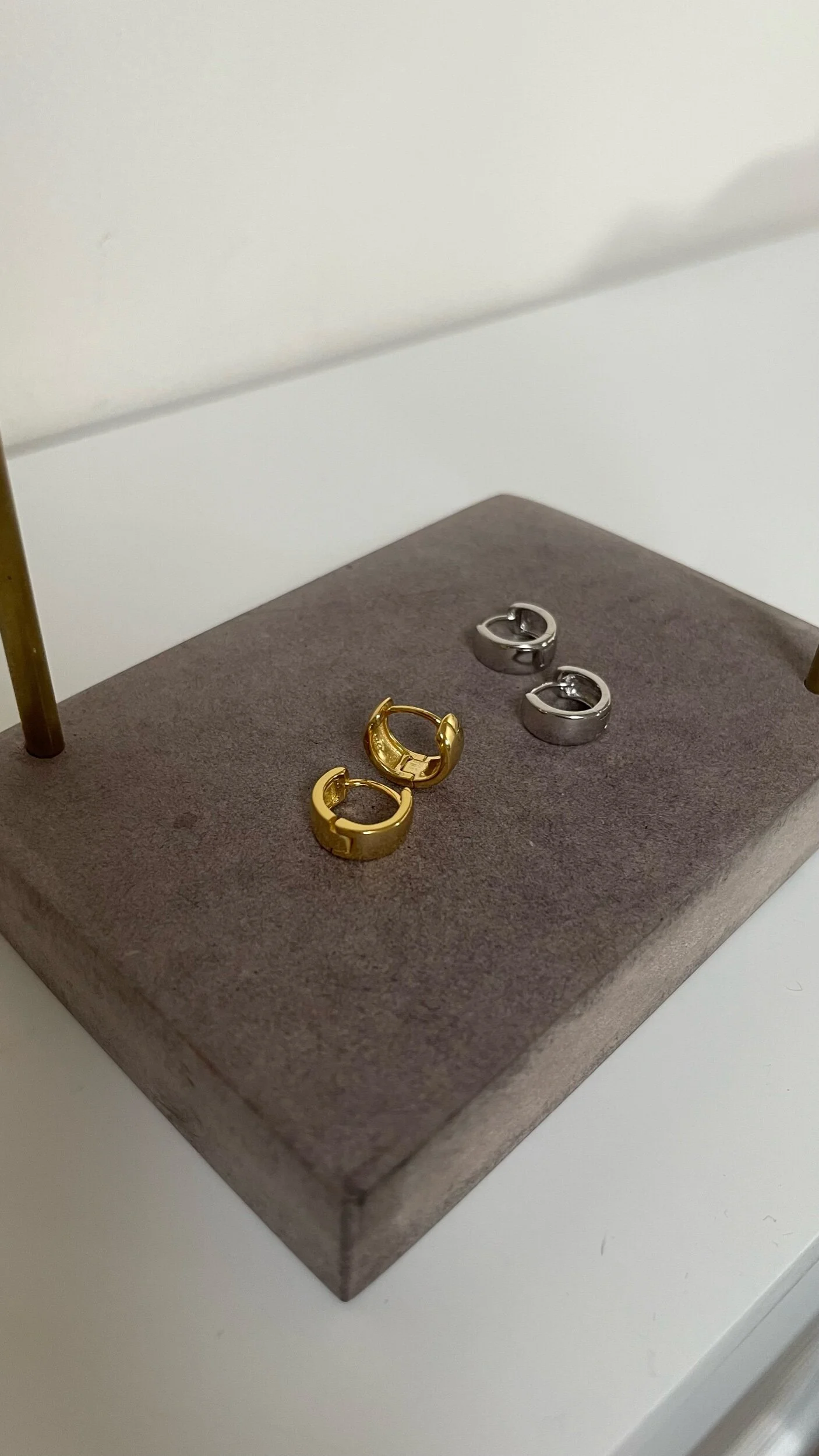 01AA80E7-09D1-4B34-80ED-D039883C5857