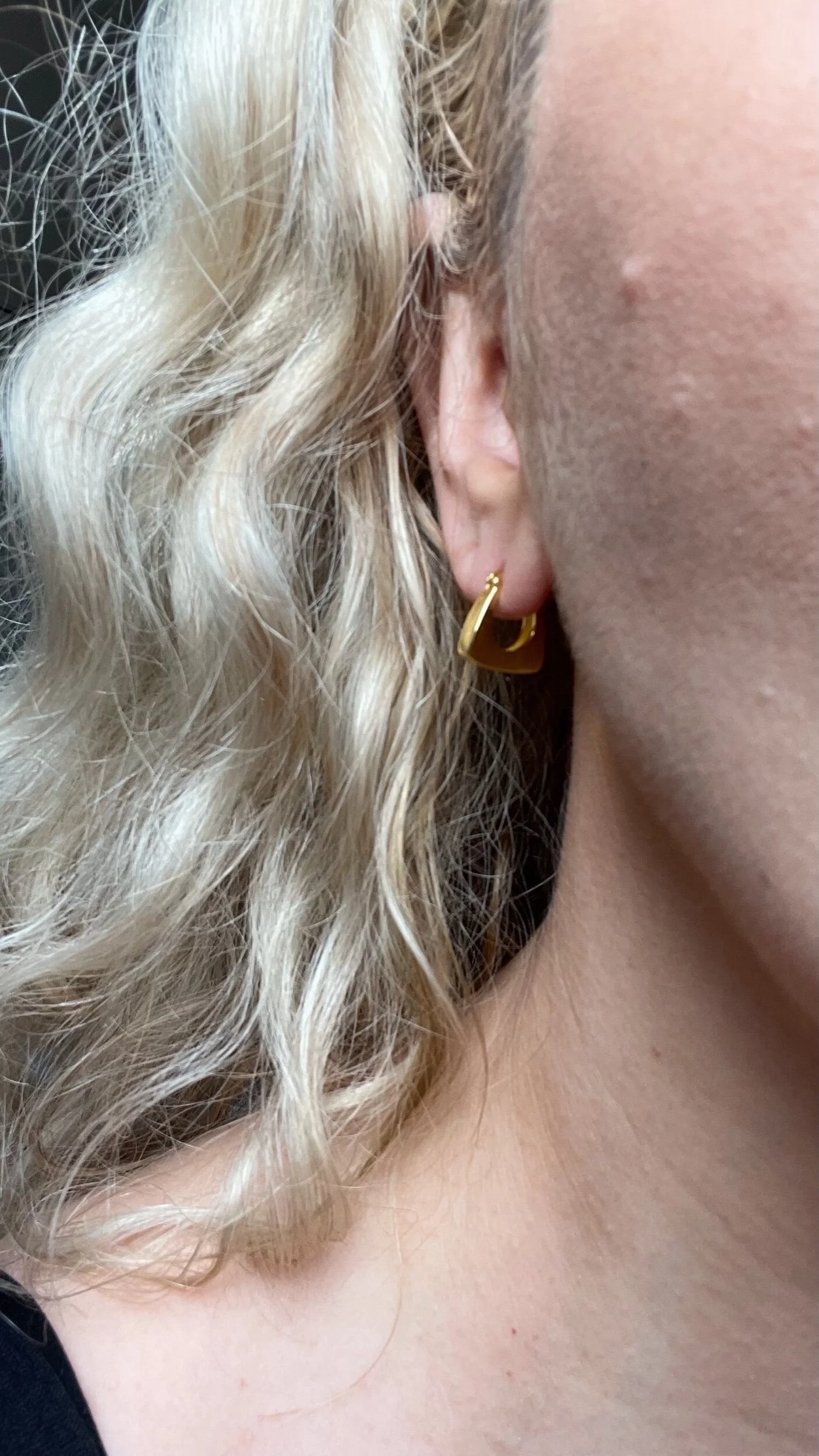 B2073F97-4DFB-4500-B35F-0D67A770FABD