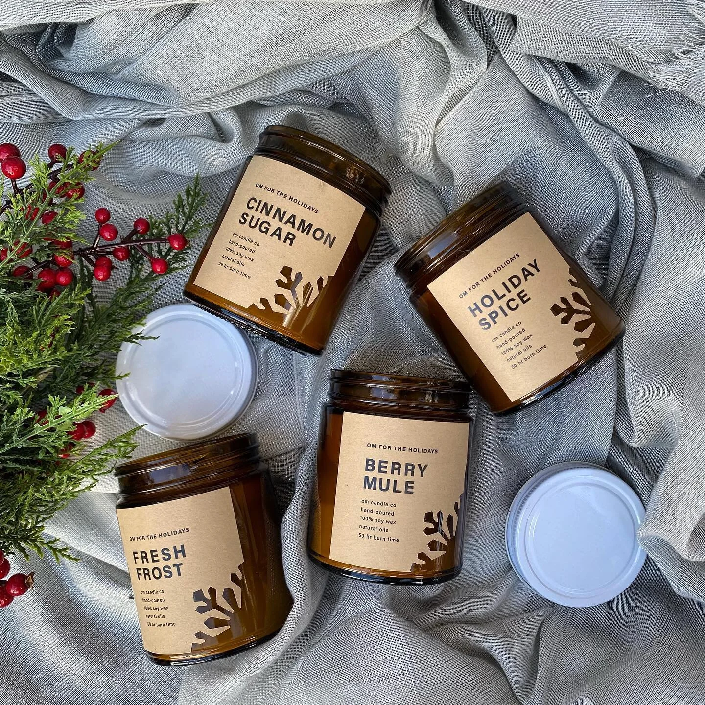 Introducing Om for the Holidays ✨ link in bio to shop today! 

H O L I D A Y  S P I C E
Step into the kitchen after a busy afternoon of baking gingerbread cookies and sipping hot cocoa. This candle fills the room with an aroma of ginger, honey, nutme