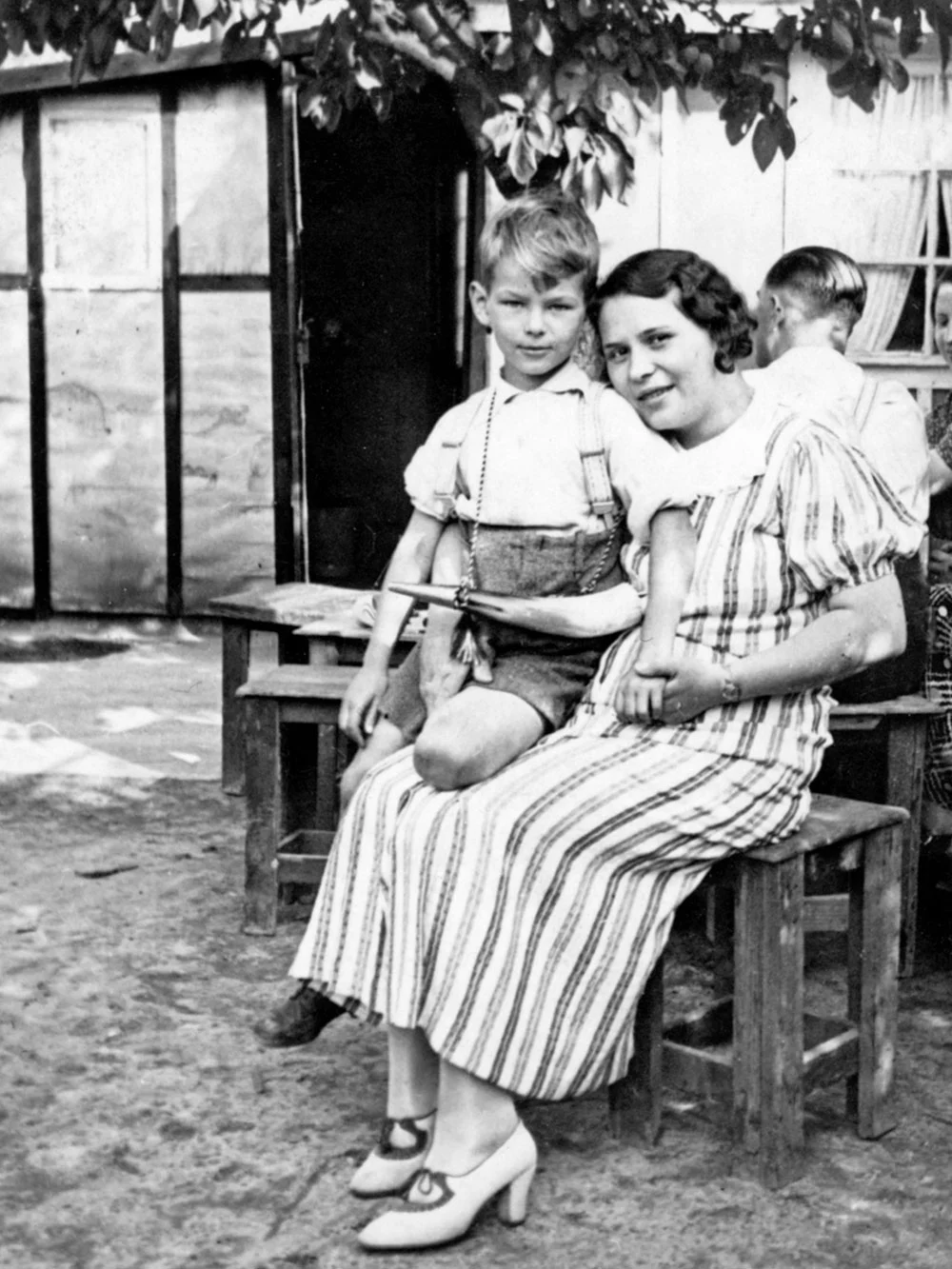 epauli_c1940.jpg