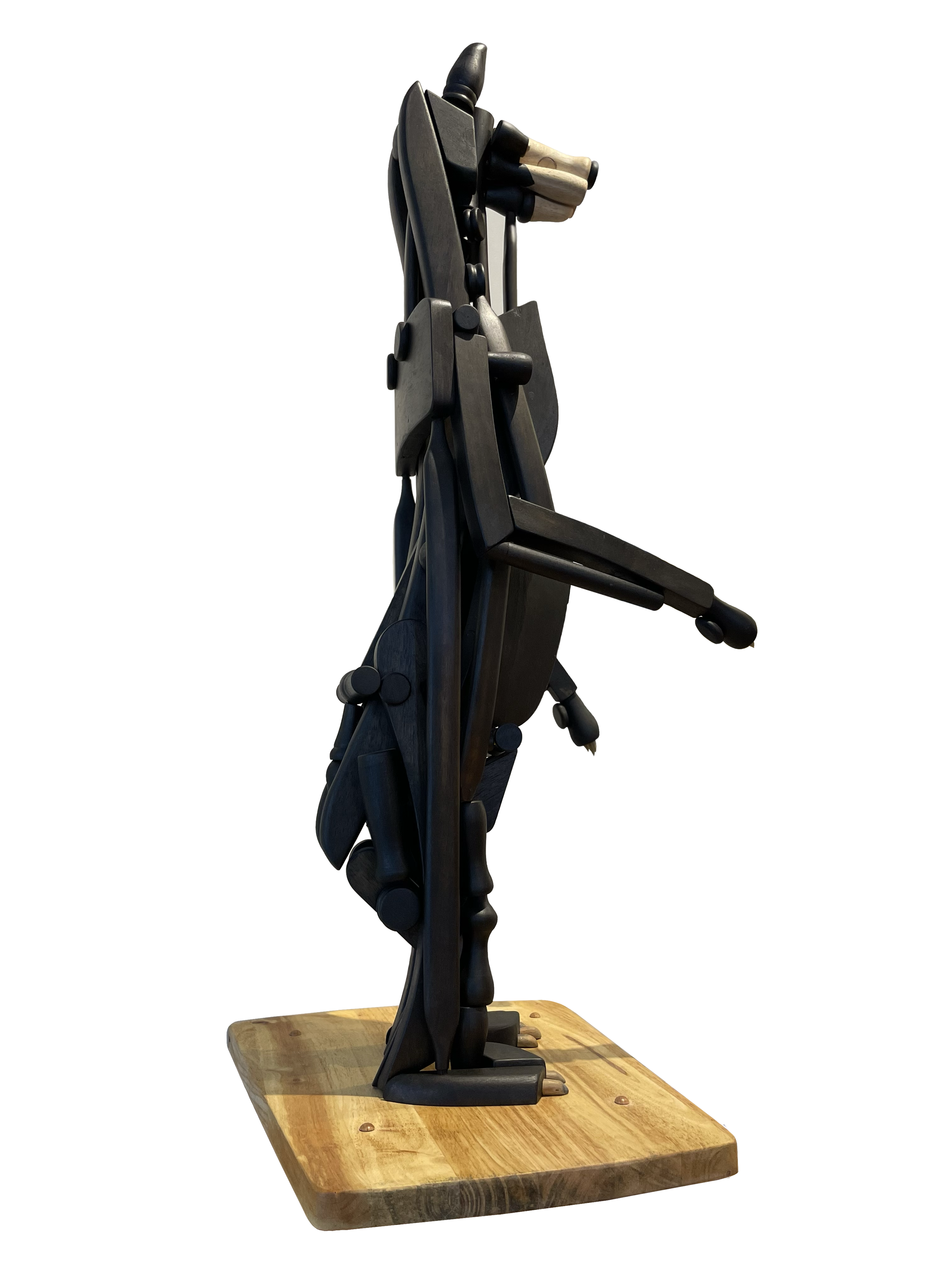    STANDING BEAR     Length:   20” (51 cm)   Width:  20” (51 cm)   Height:  44” (112 cm) 