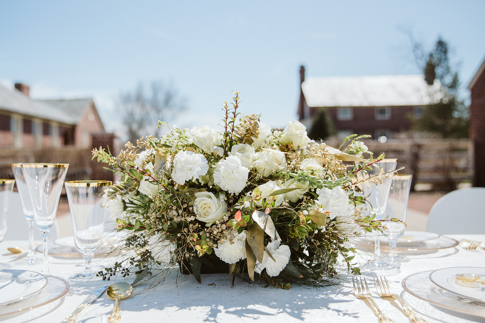 White and Gold Centerpiece