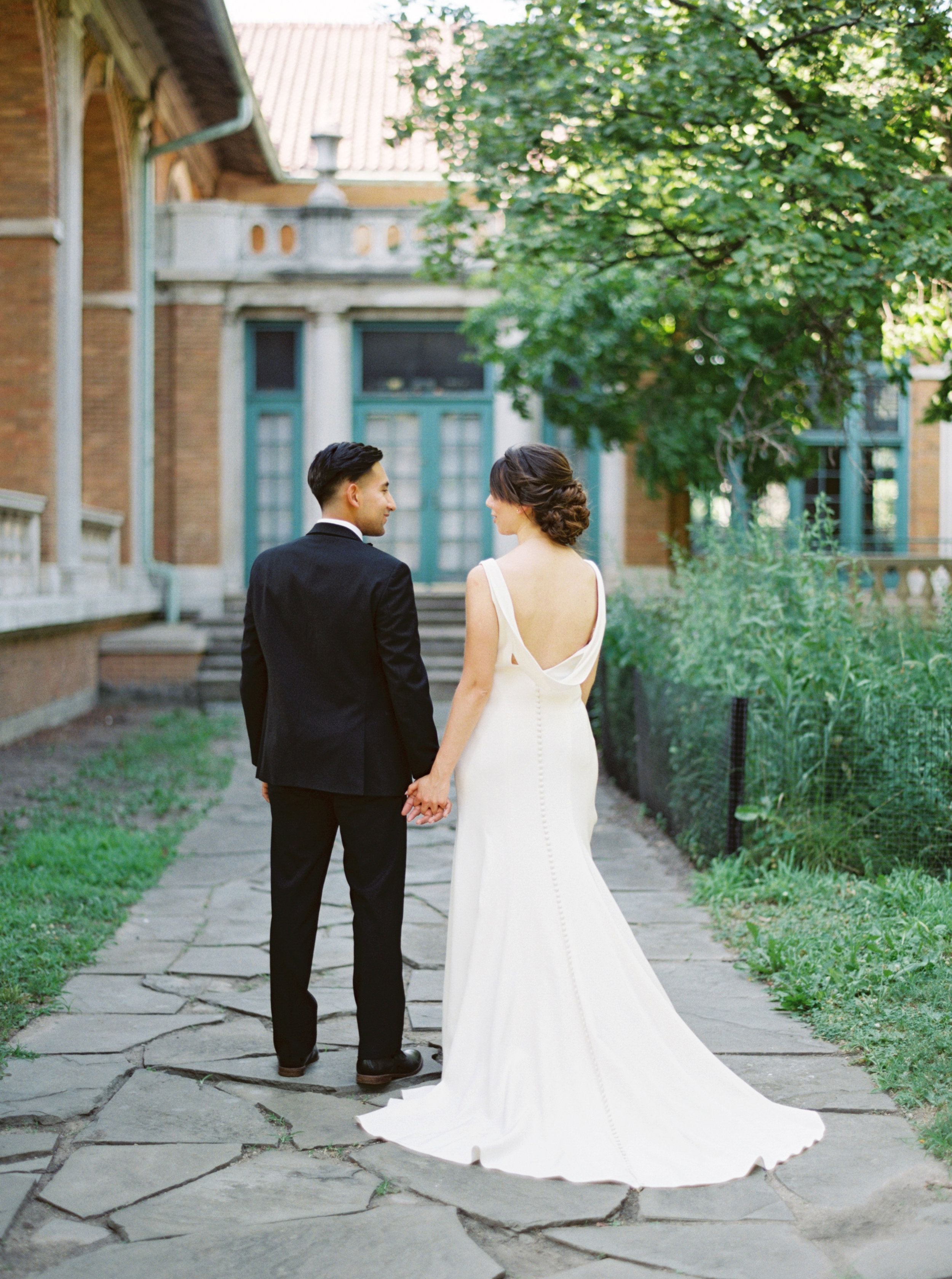 Columbus park refectory bridal portraits