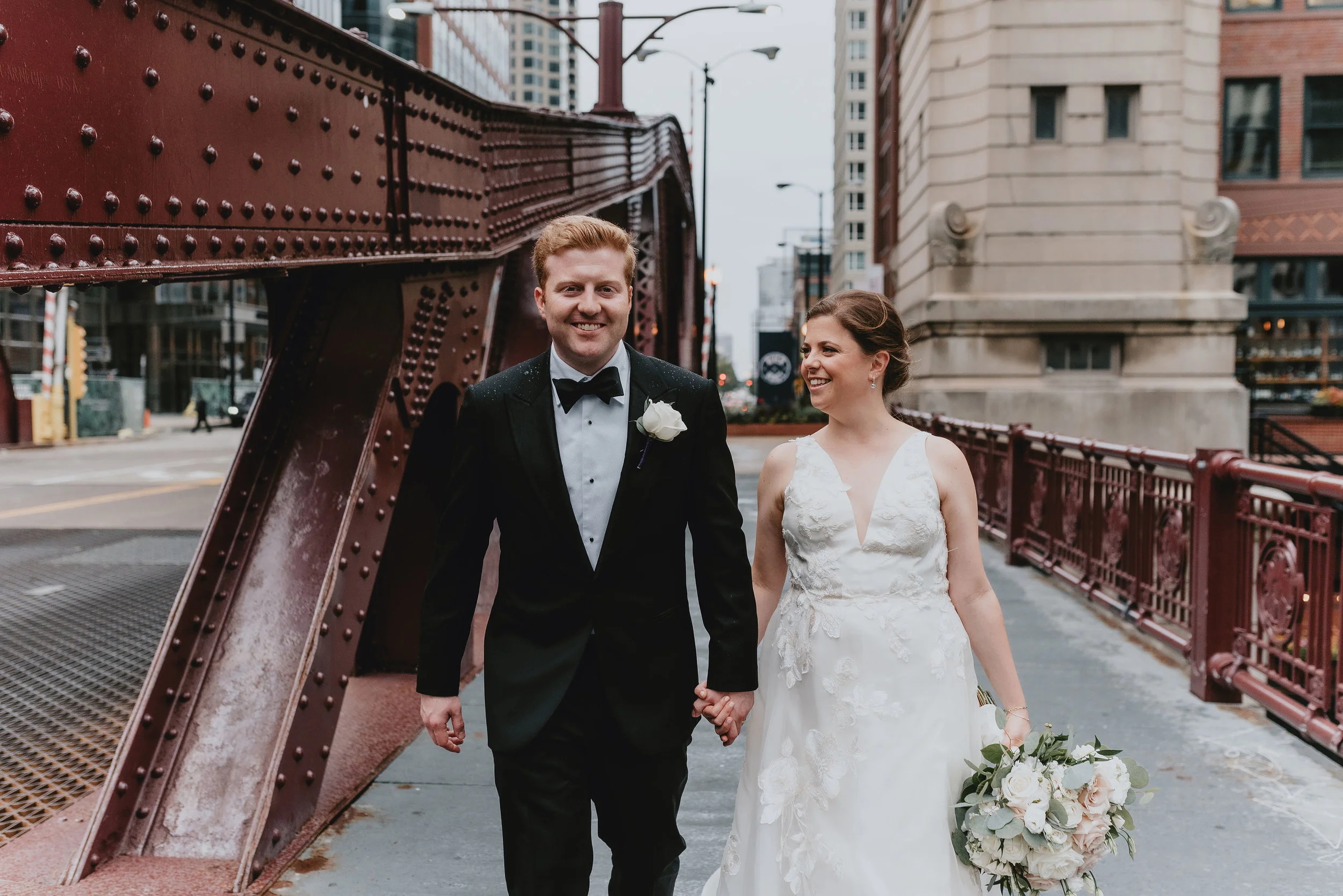 Kristin &amp; Chris: St. Joseph and River Roast Wedding