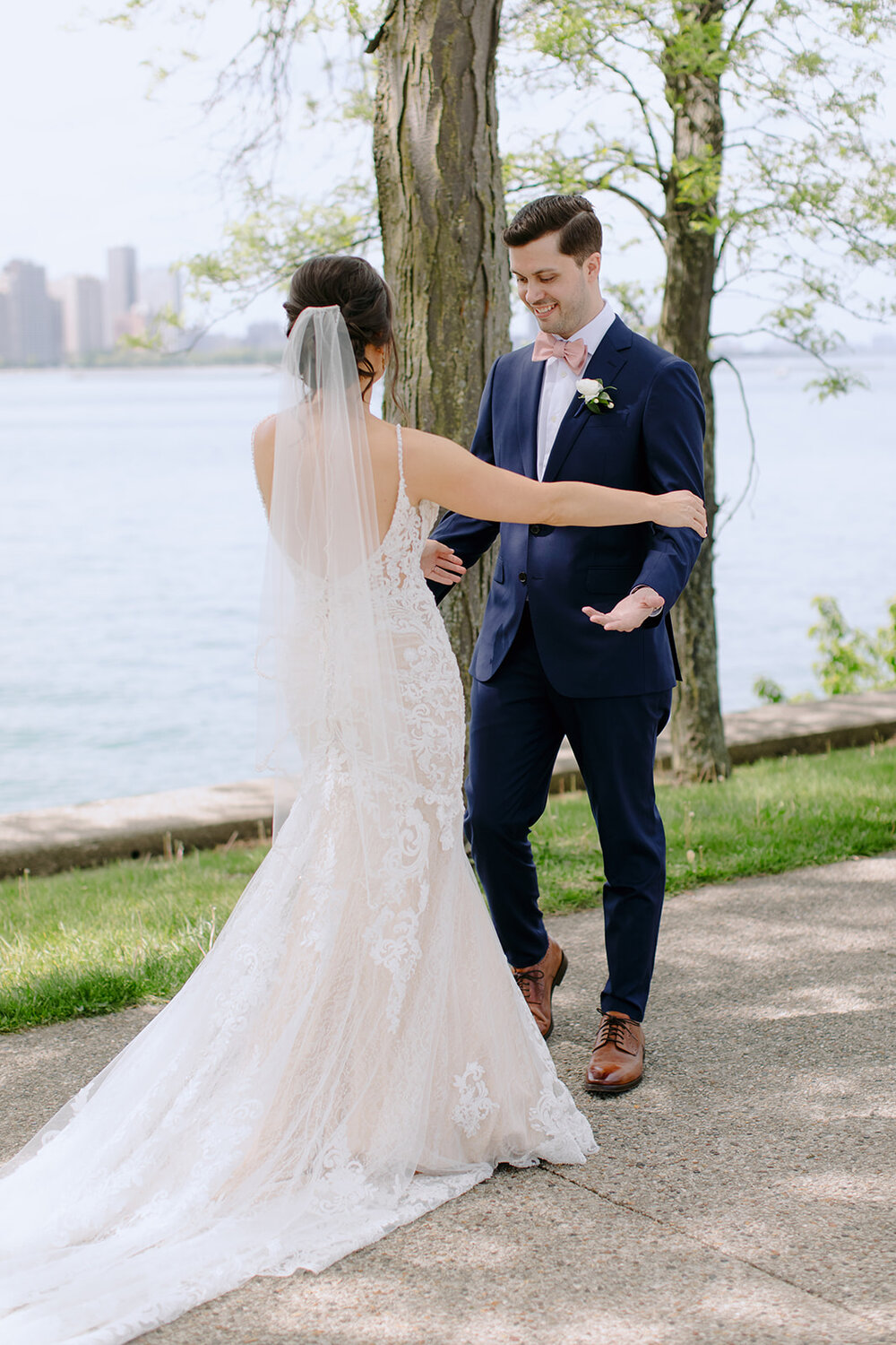 Chicago illuminating company wedding blush and lace wedding | Wedding planning resources | Chicago Wedding