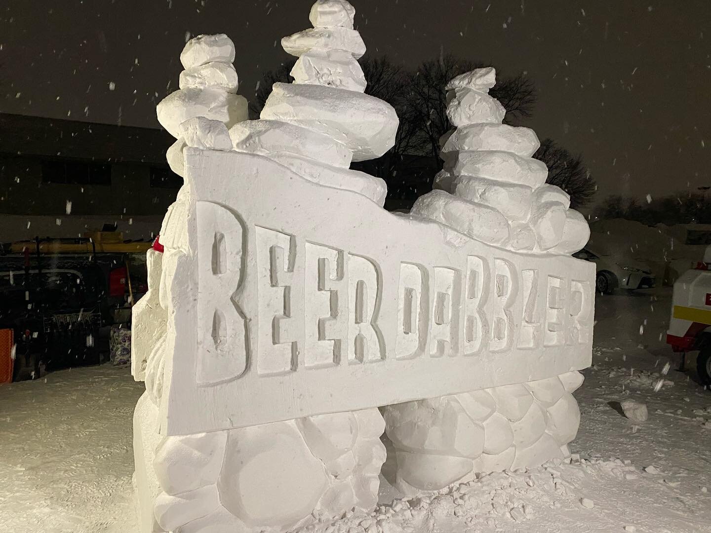 The last sculpture of the season. See you at the @beerdabbler !

#beerdabbler #snowsculpting #minneapolis #saintpaul #art