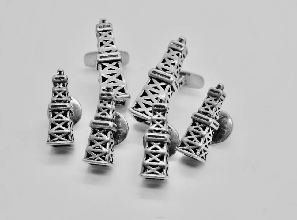 Oil Derrick Silver.JPG