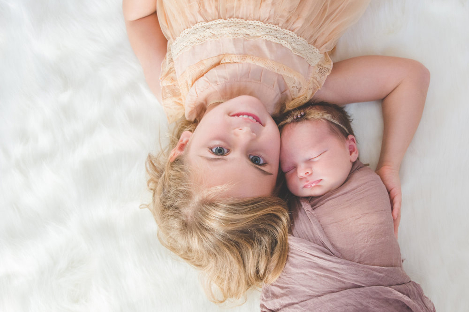 Holiday family portrait photographer in cleveland, ohio