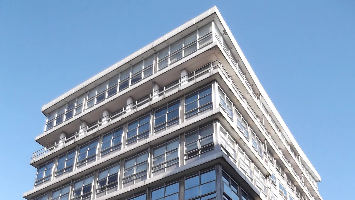 1200px-Thom_Building.JPG