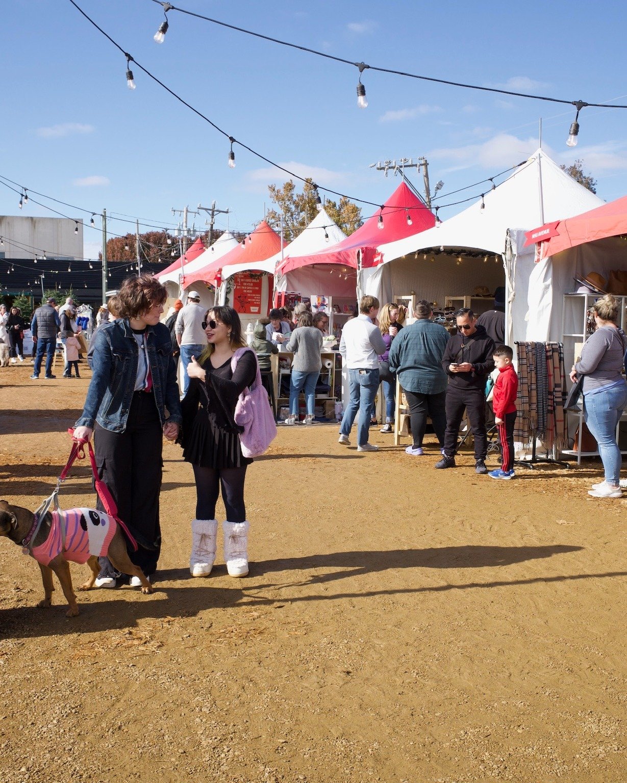 It&rsquo;s officially Pop-Up season!

The Holiday Pop-Up Shops presented by @fowlerauto are now open in Midtown!

Come shop dozens of Oklahoma retailers, sip something warm, and kick off the holidays surrounded by twinkle lights and local magic.

🎄 