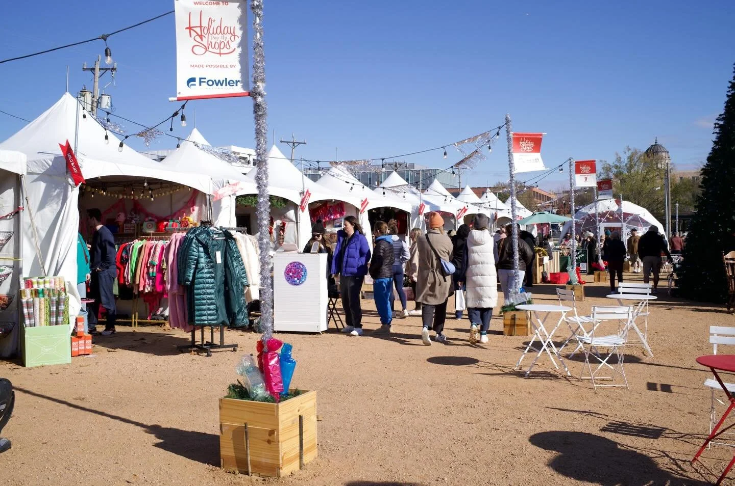 New week, new shops! ✨

Week 2 opens today with a whole new set of incredible shops for you to discover! The shelves are full, the sun is out and we&rsquo;re ready for another merry weekend with you!

🎄 Fri&ndash;Sat 10&ndash;8 | Sun 10&ndash;6
📍 3
